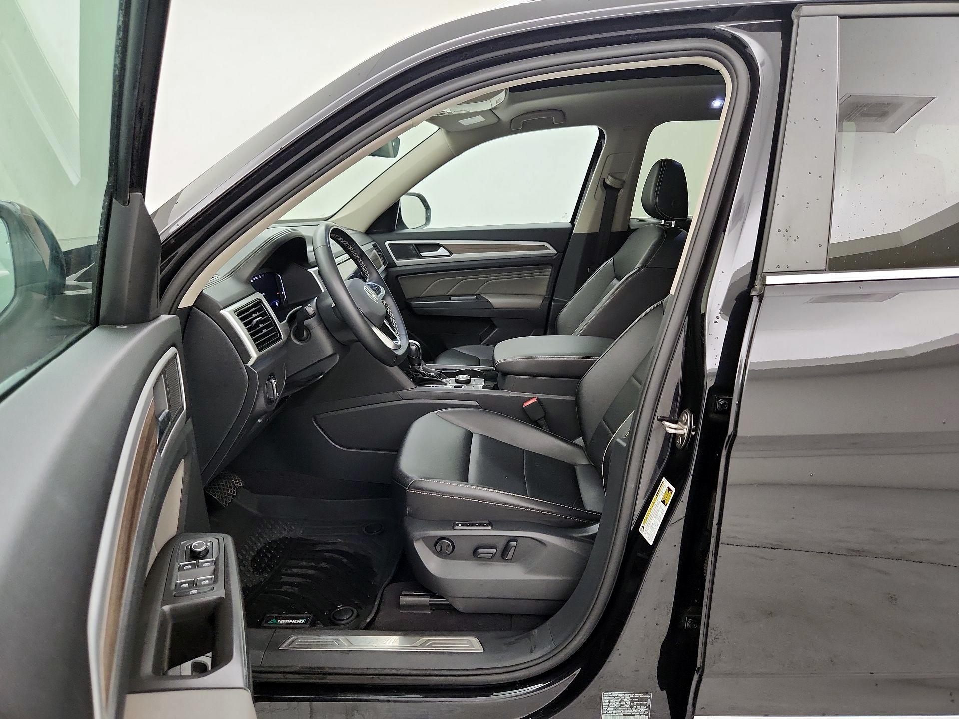 Thumbnail: 2023 Volkswagen Atlas - 11