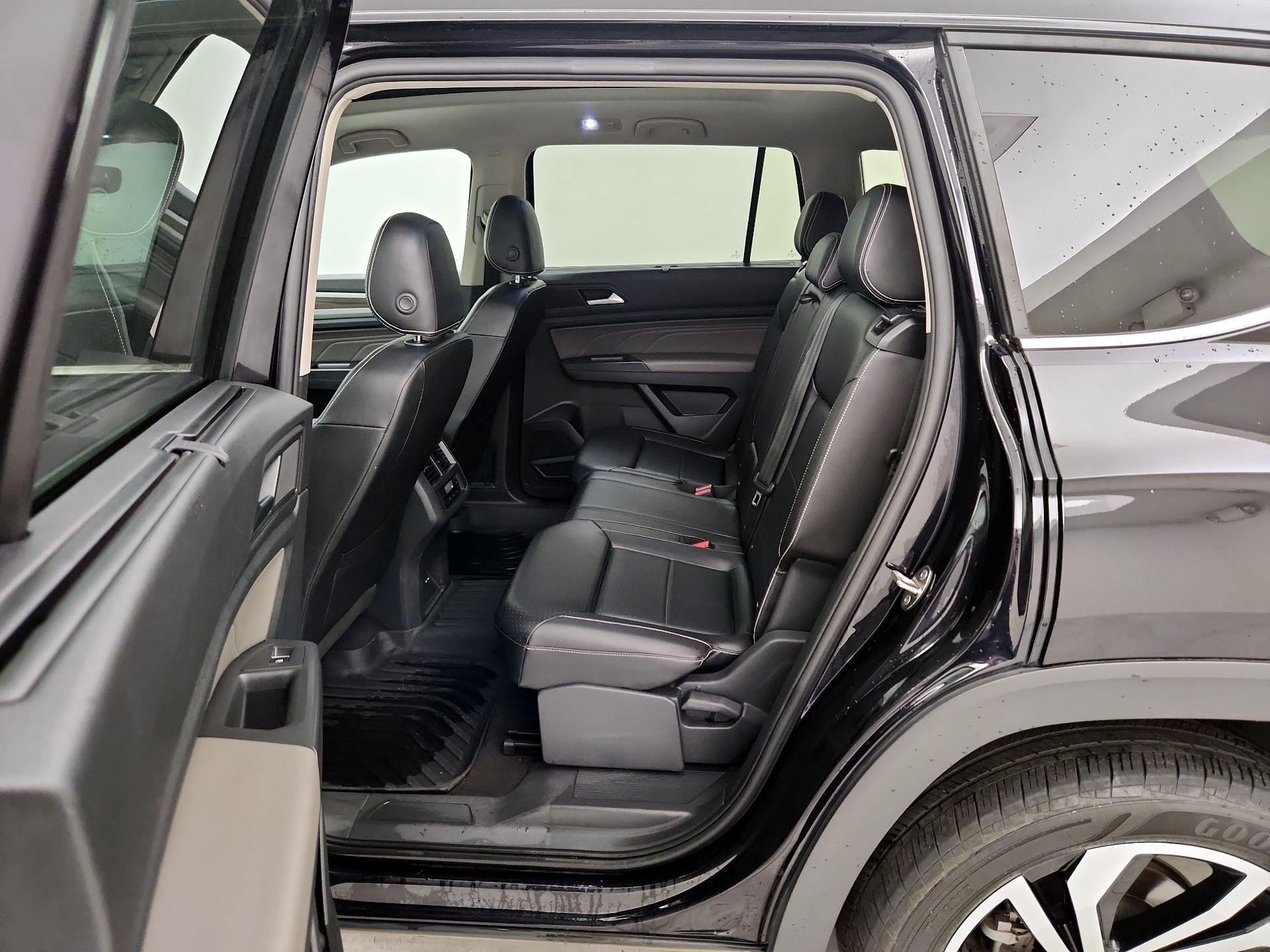Thumbnail: 2023 Volkswagen Atlas - 20