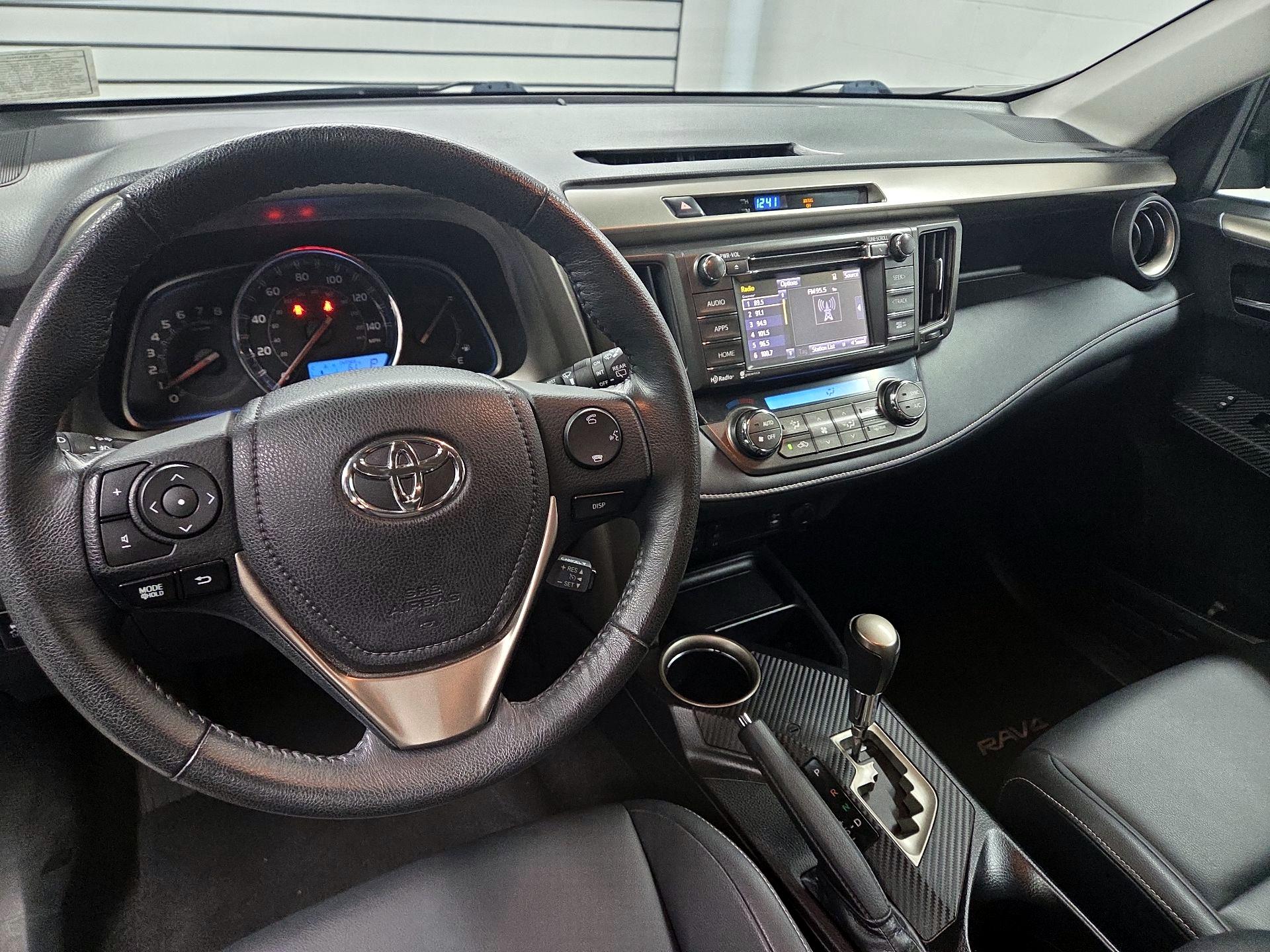 Thumbnail: 2015 Toyota RAV4 - 9