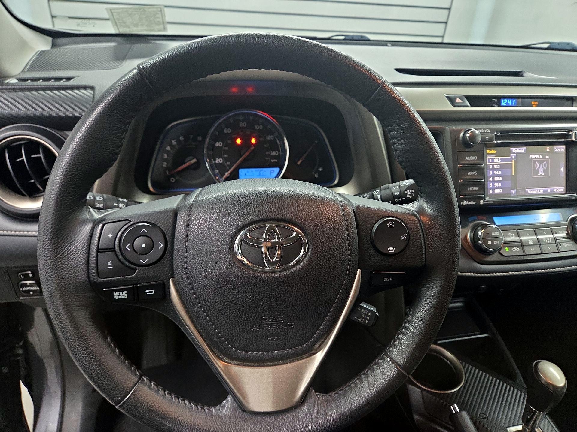 Thumbnail: 2015 Toyota RAV4 - 10