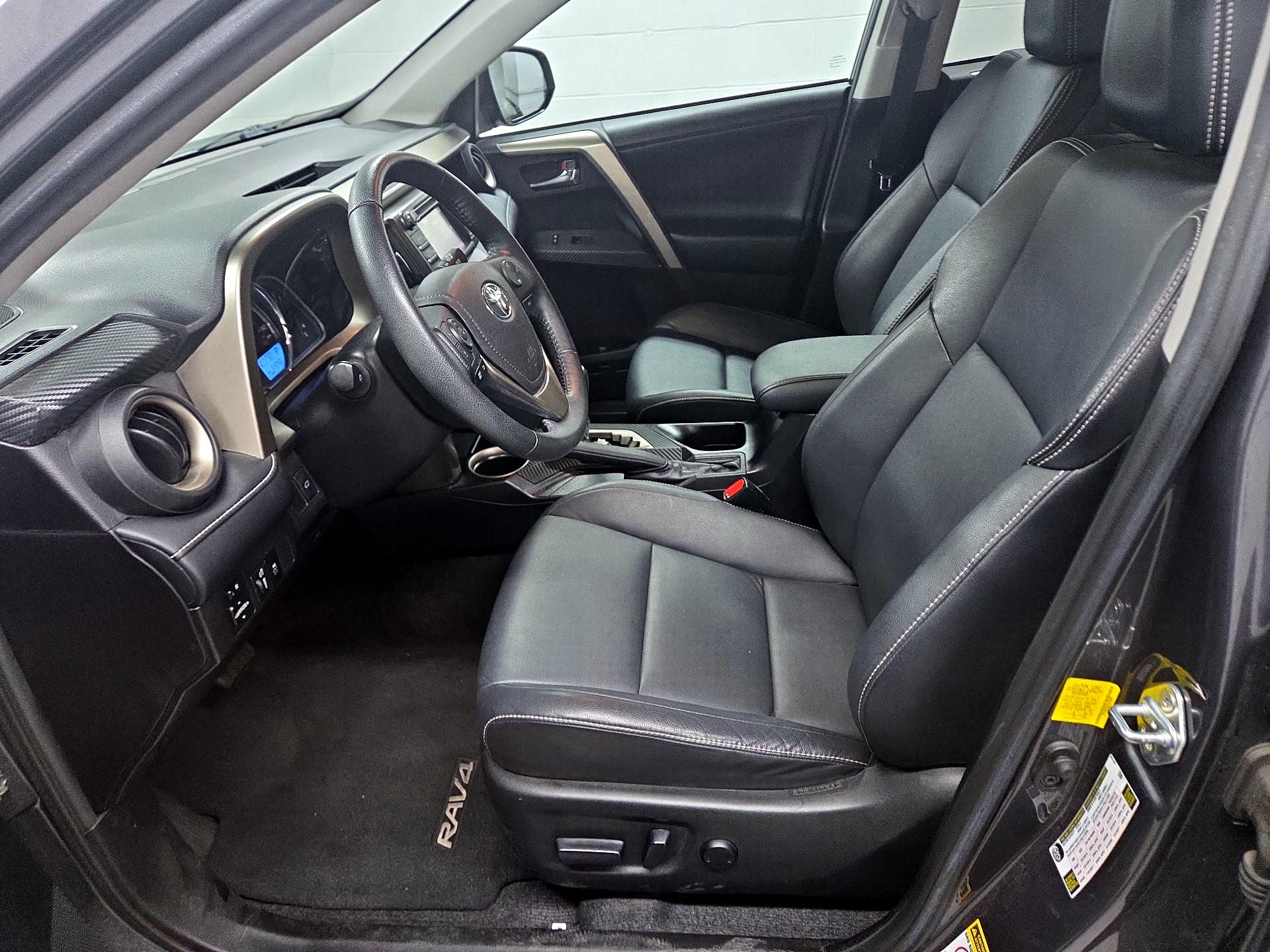 Thumbnail: 2015 Toyota RAV4 - 11
