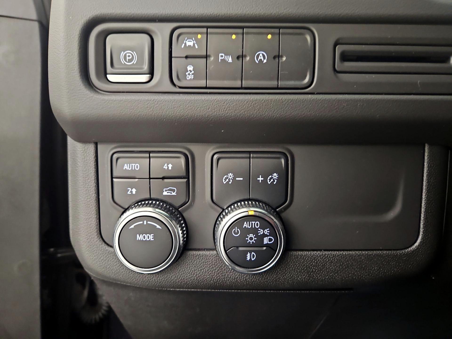 Thumbnail: 2023 GMC Yukon - 13