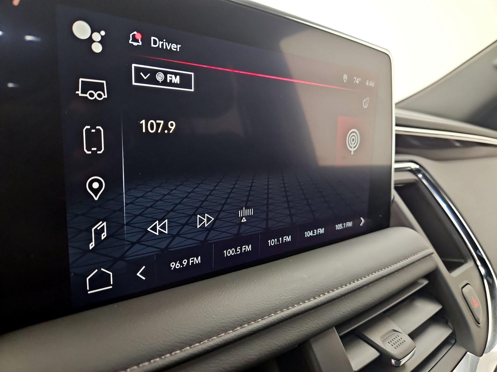 2023 GMC Yukon SLE - Photo 16