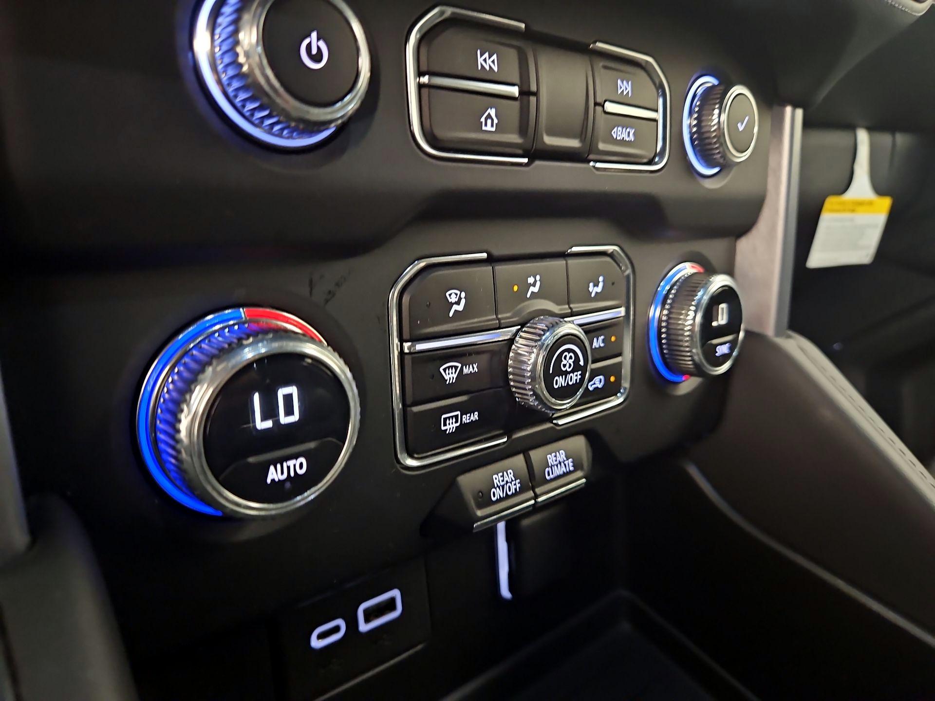 Thumbnail: 2023 GMC Yukon - 16
