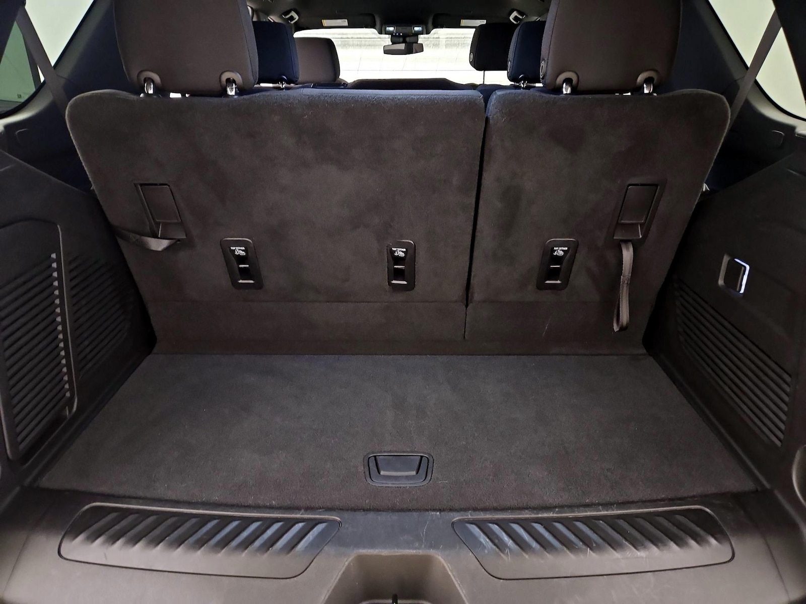 2023 GMC Yukon SLE - Photo 22