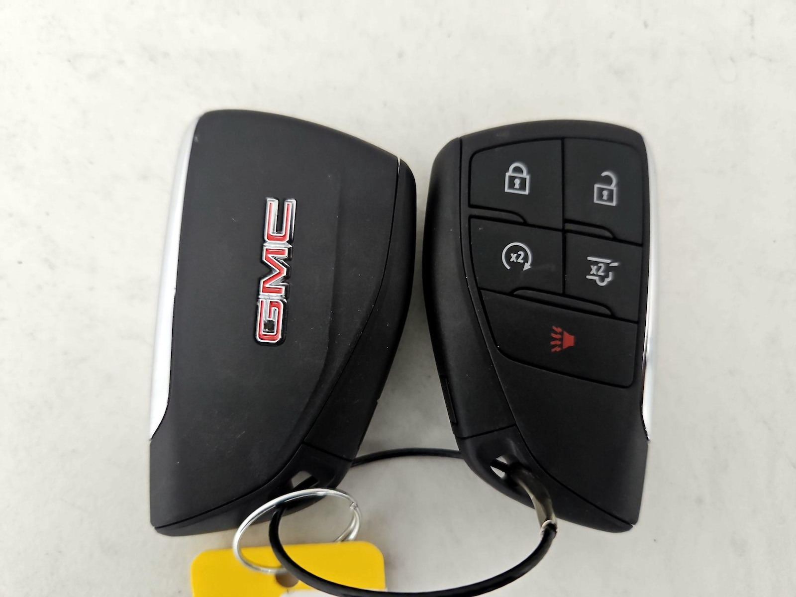 2023 GMC Yukon SLE - Photo 25