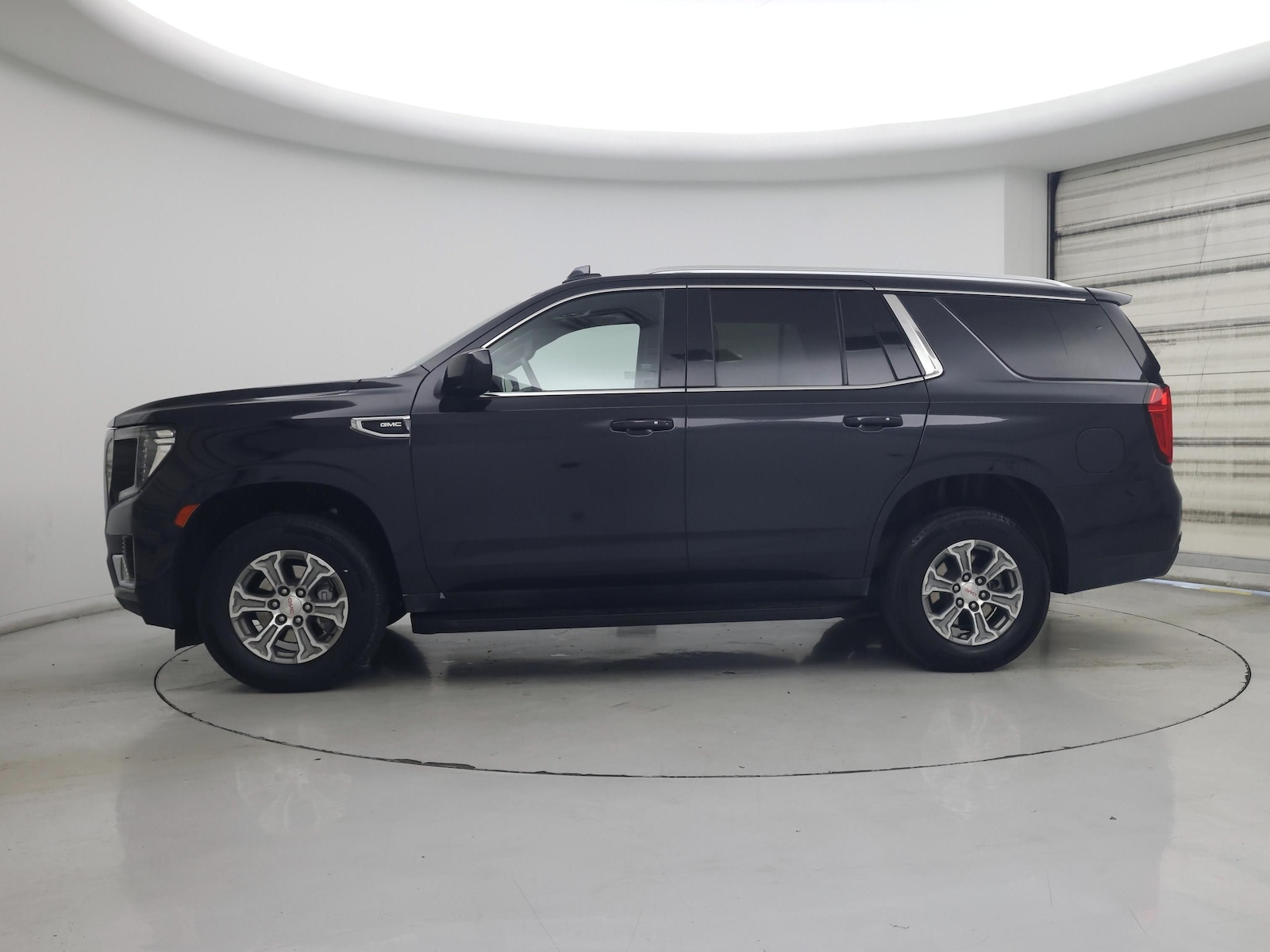 2023 GMC Yukon SLE - Photo 4