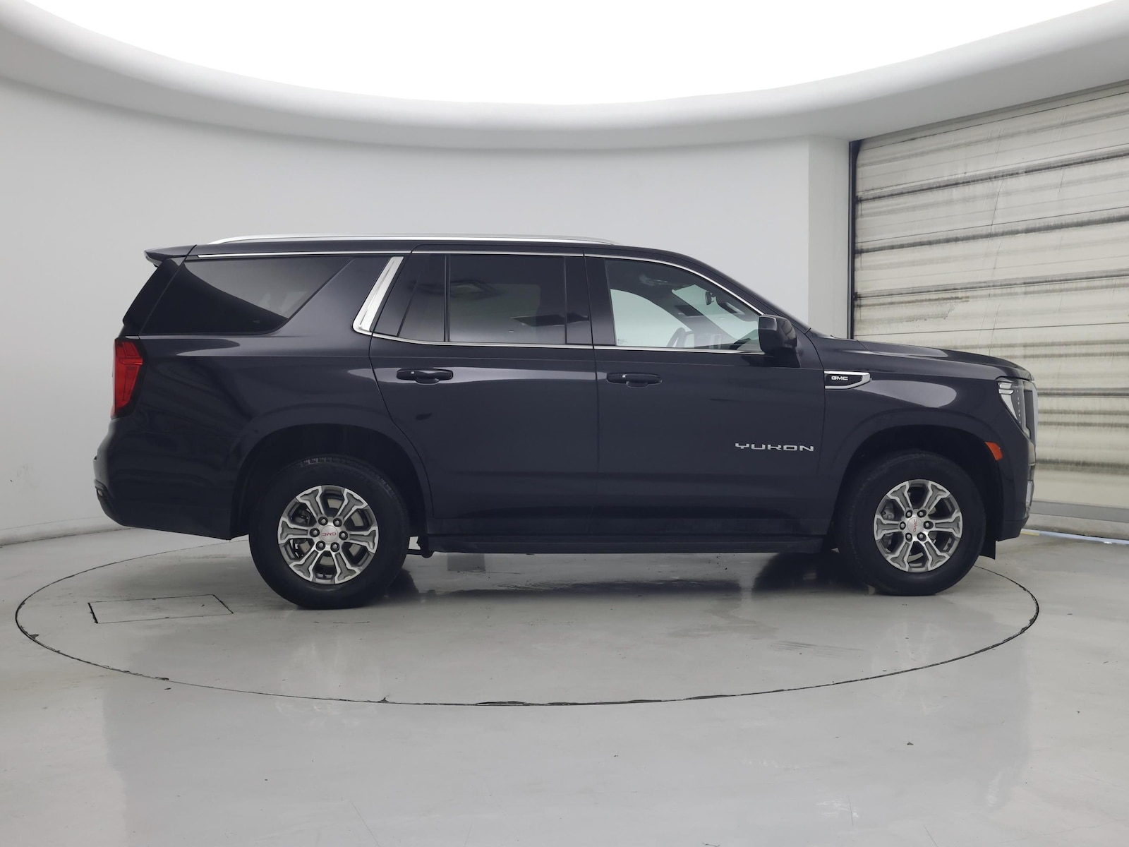 2023 GMC Yukon SLE - Photo 8