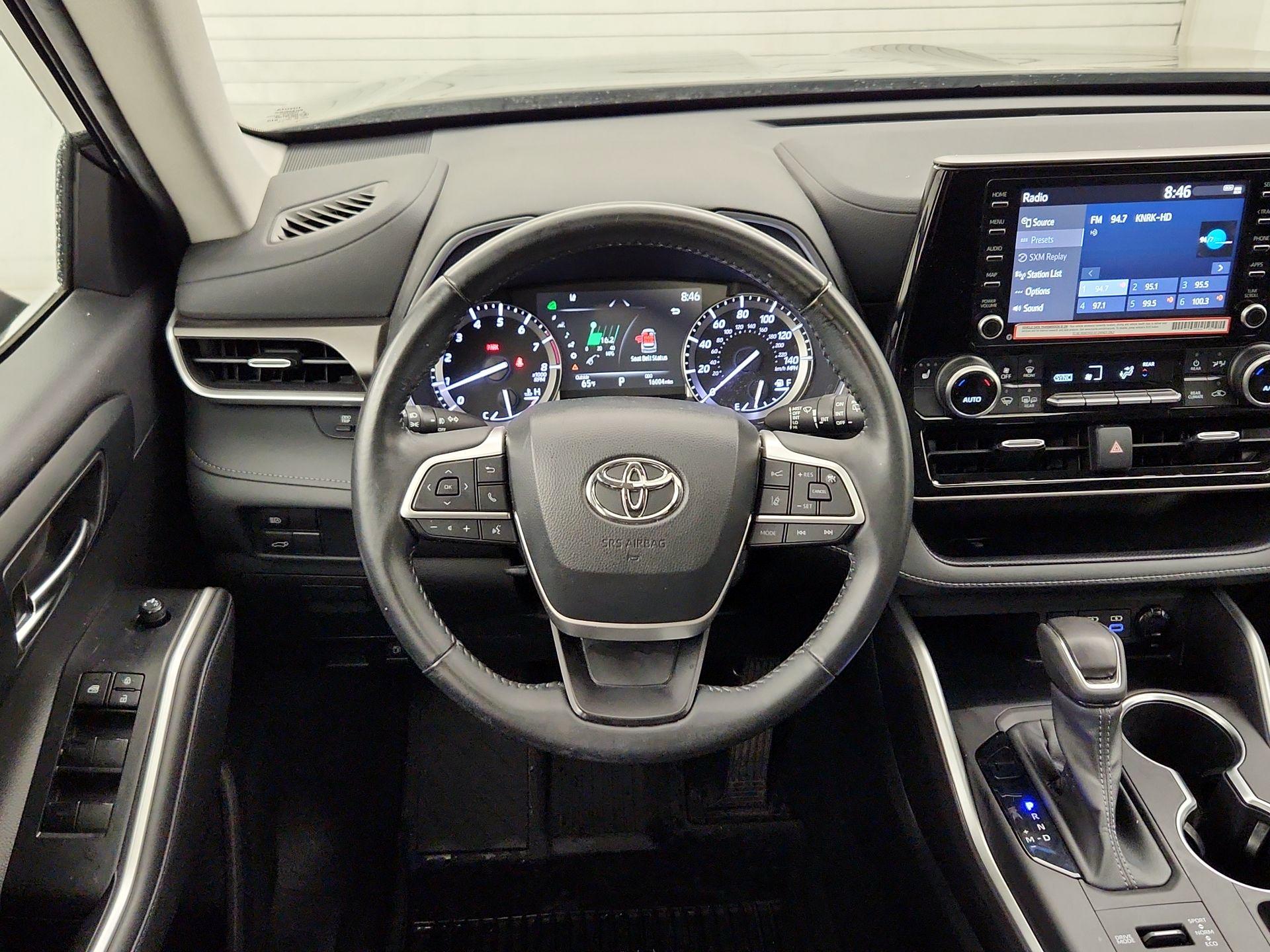 Thumbnail: 2022 Toyota Highlander - 10