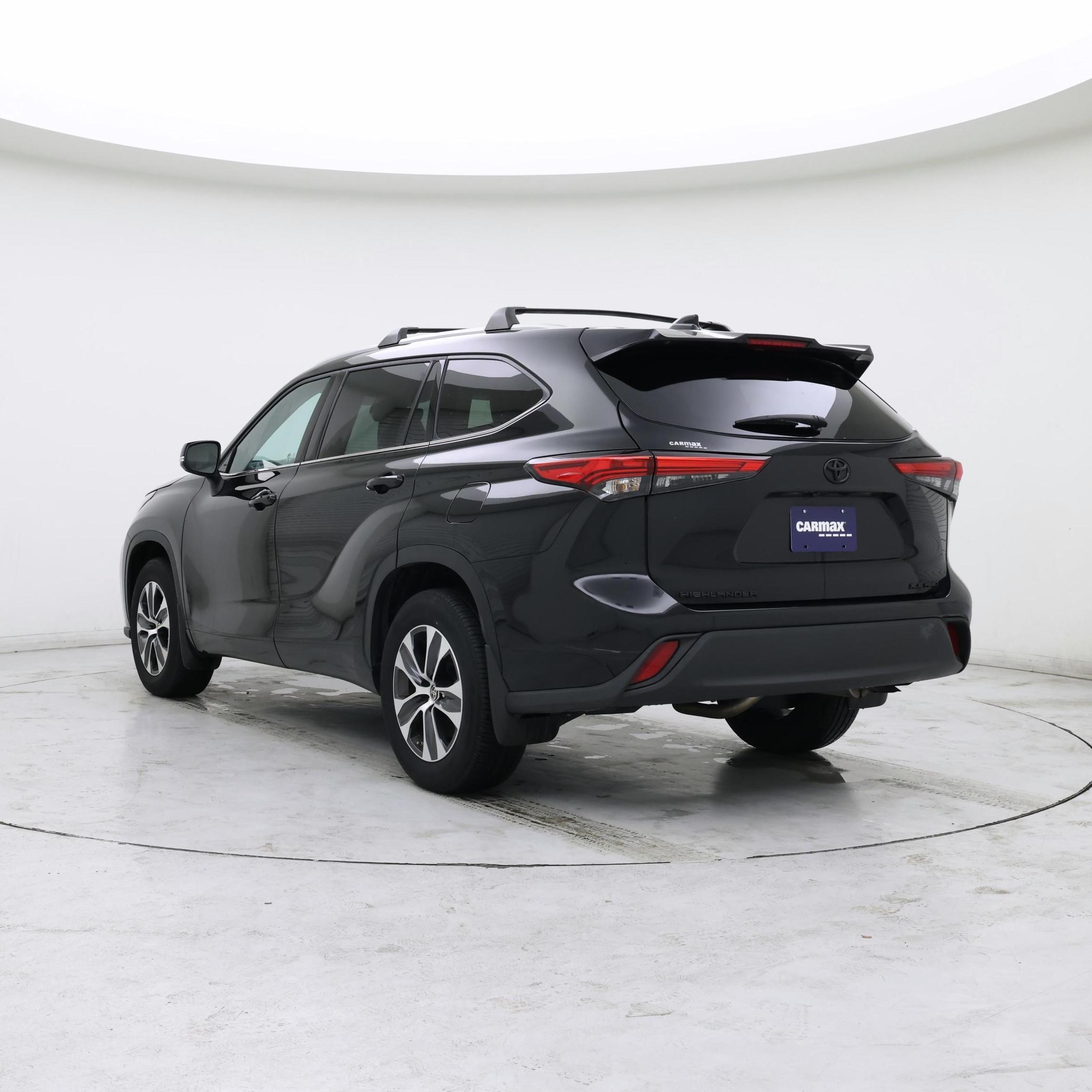 Thumbnail: 2022 Toyota Highlander - 2