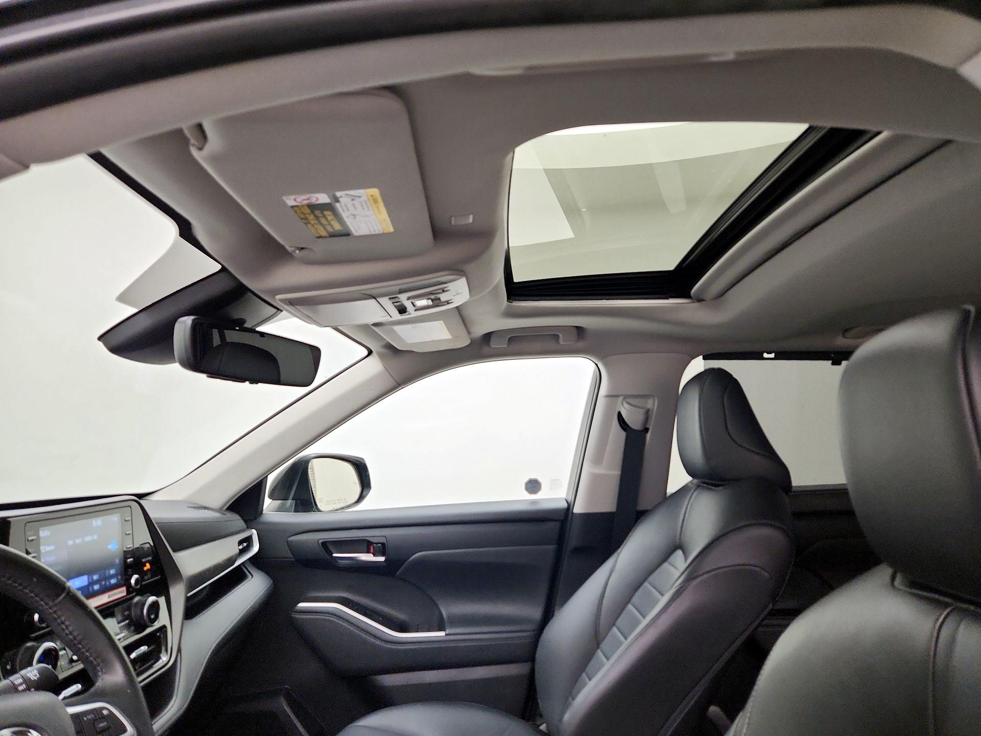 Thumbnail: 2022 Toyota Highlander - 19