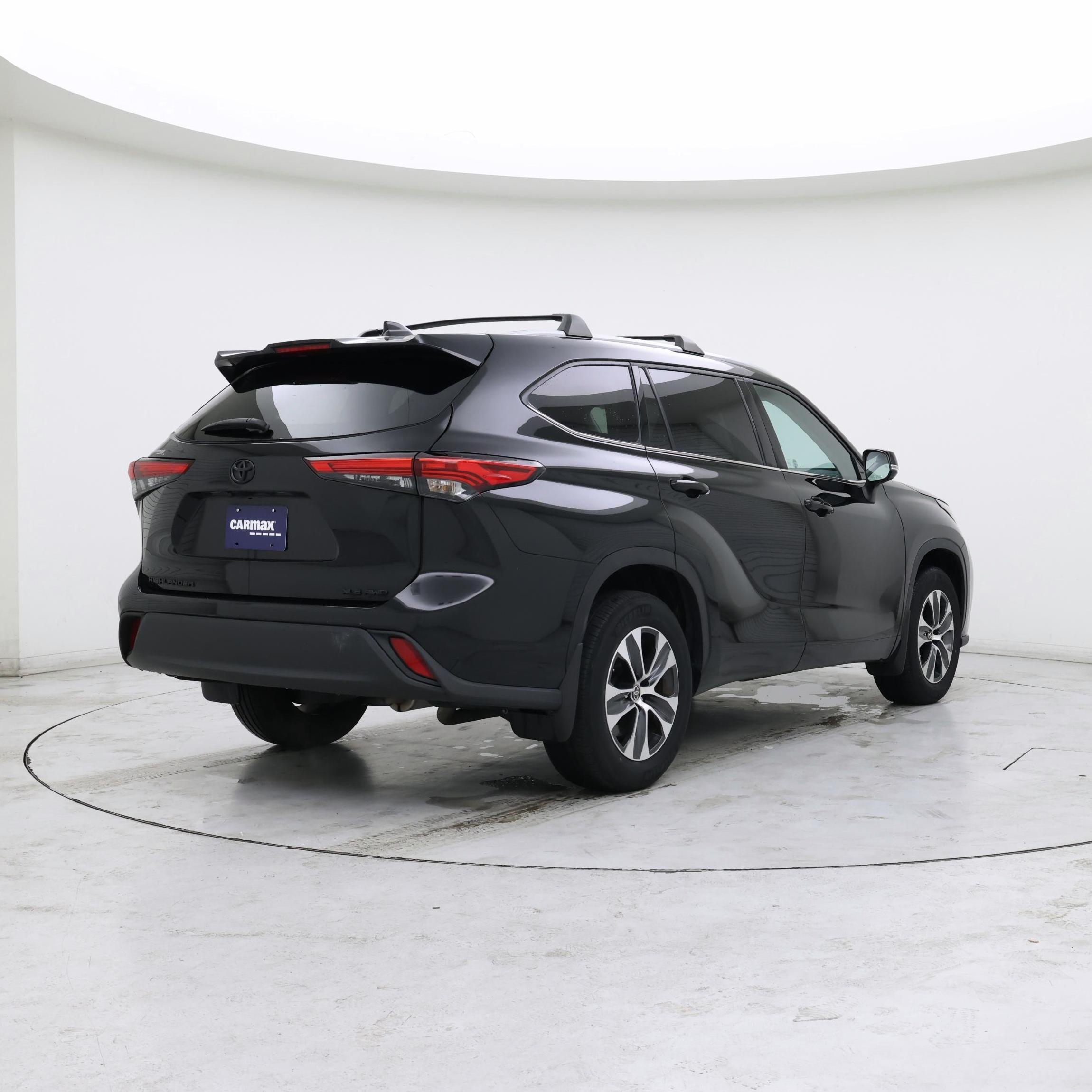 Thumbnail: 2022 Toyota Highlander - 8