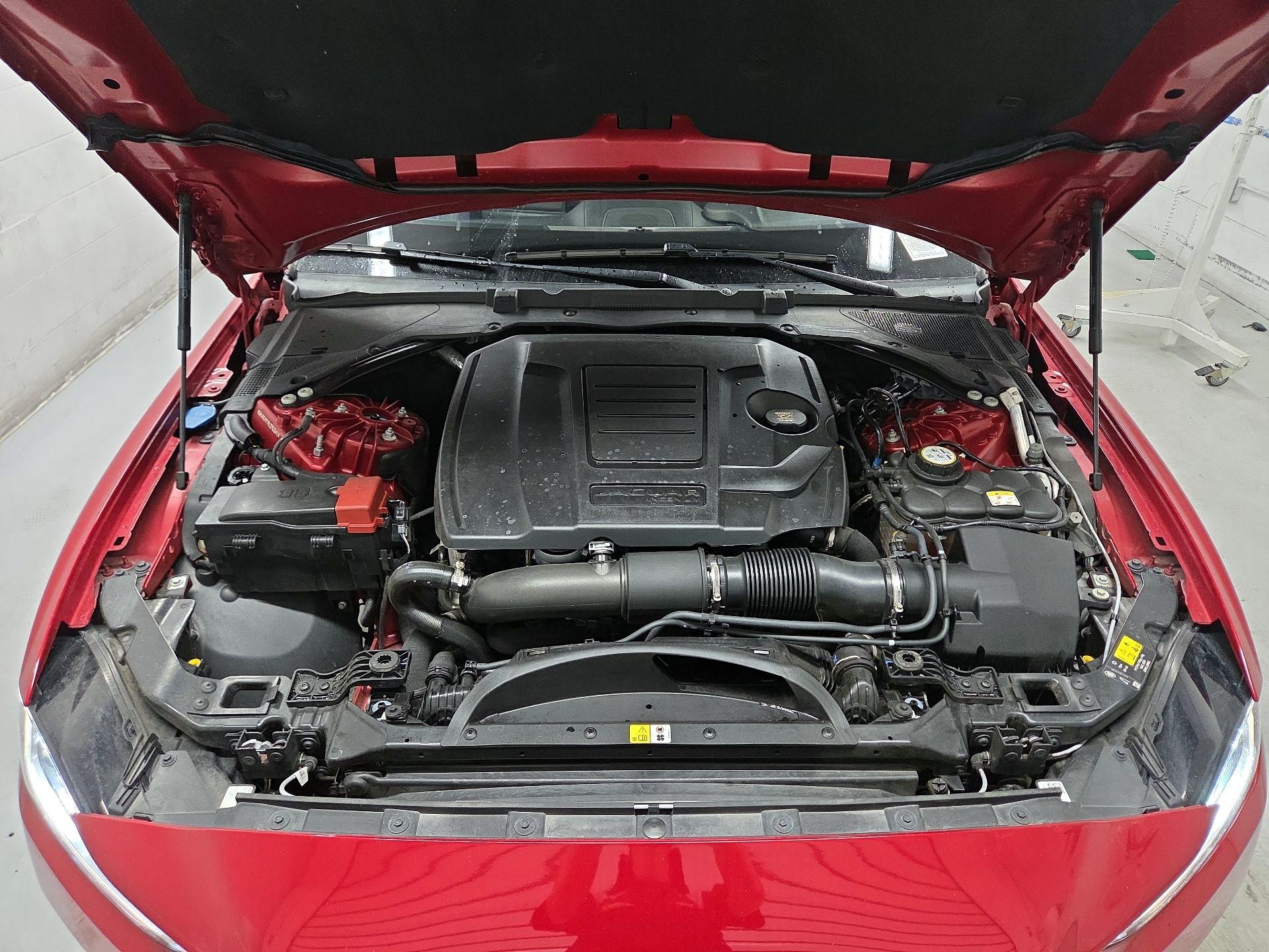 Thumbnail: 2020 Jaguar XE - 18