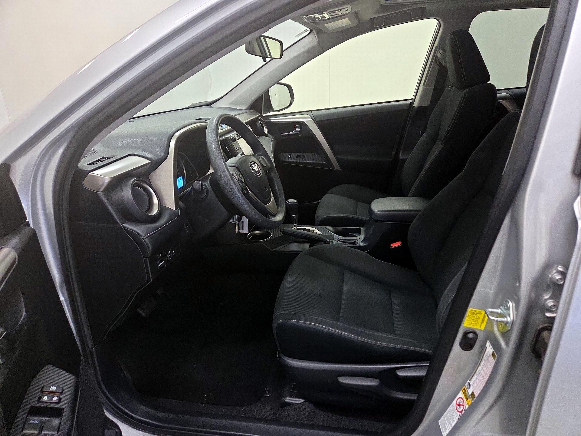 Thumbnail: 2015 Toyota RAV4 - 11
