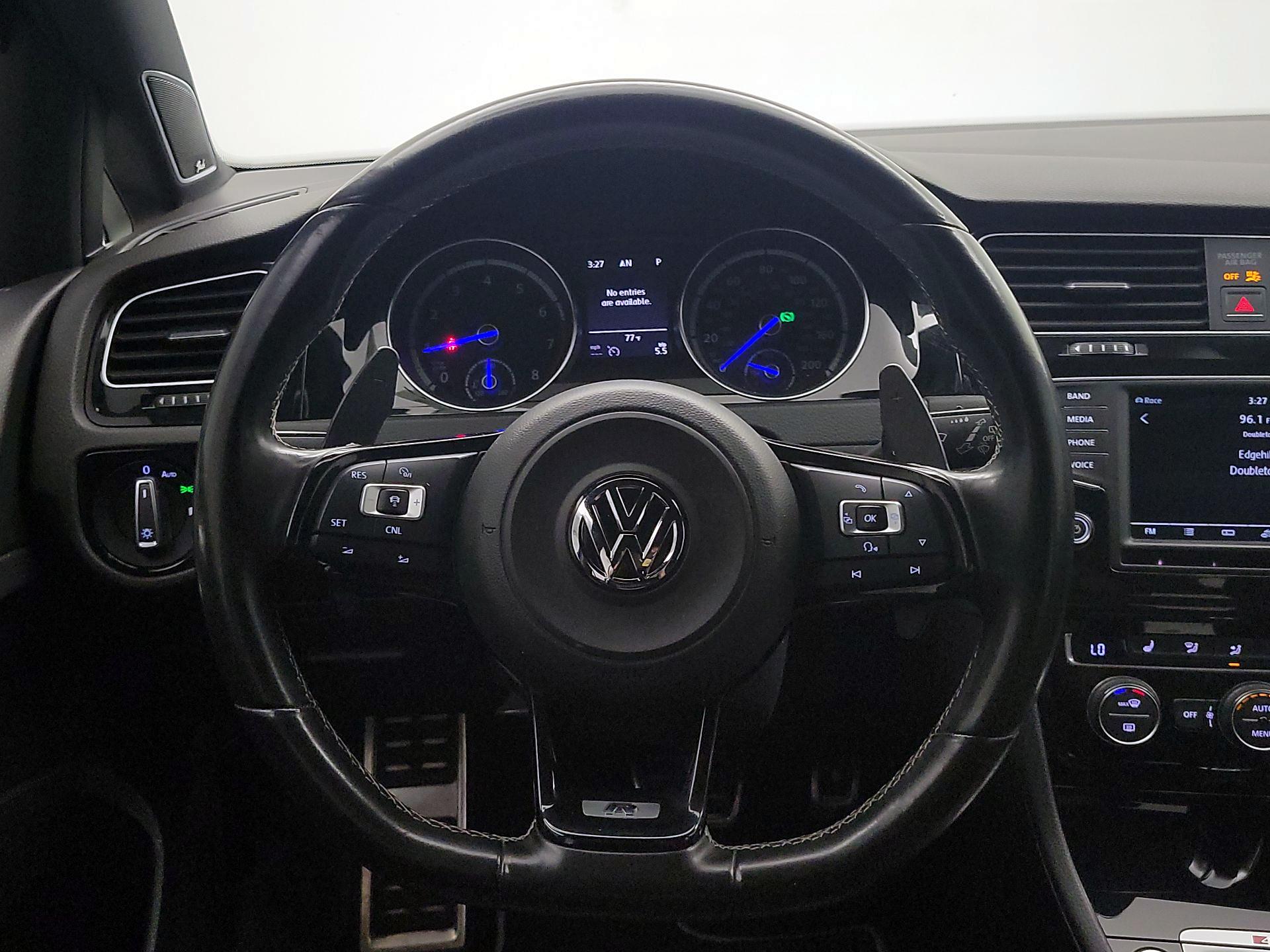 Thumbnail: 2016 Volkswagen Golf - 10