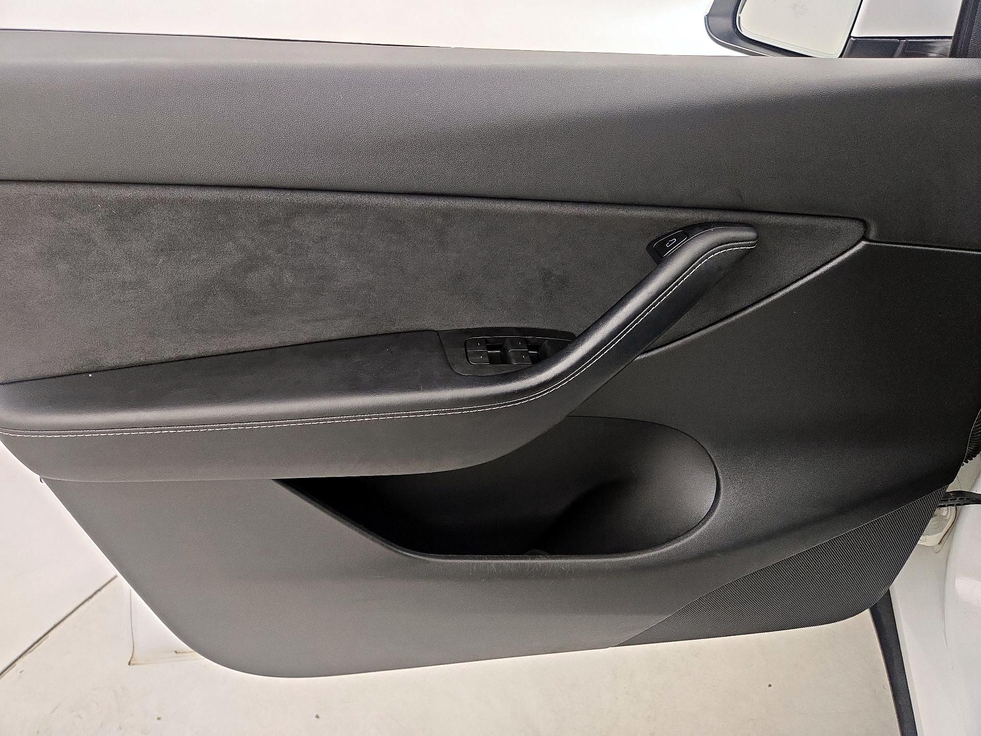 Thumbnail: 2021 Tesla Model Y - 12