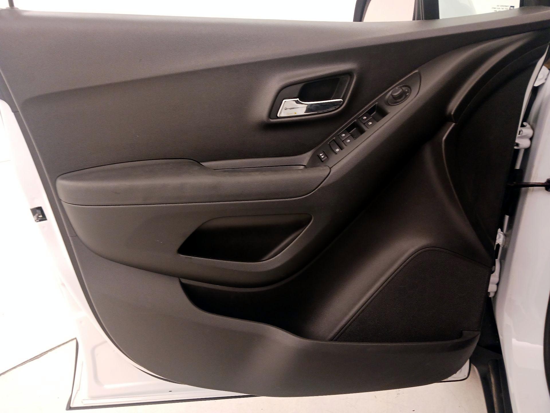 Thumbnail: 2018 Chevrolet Trax - 12