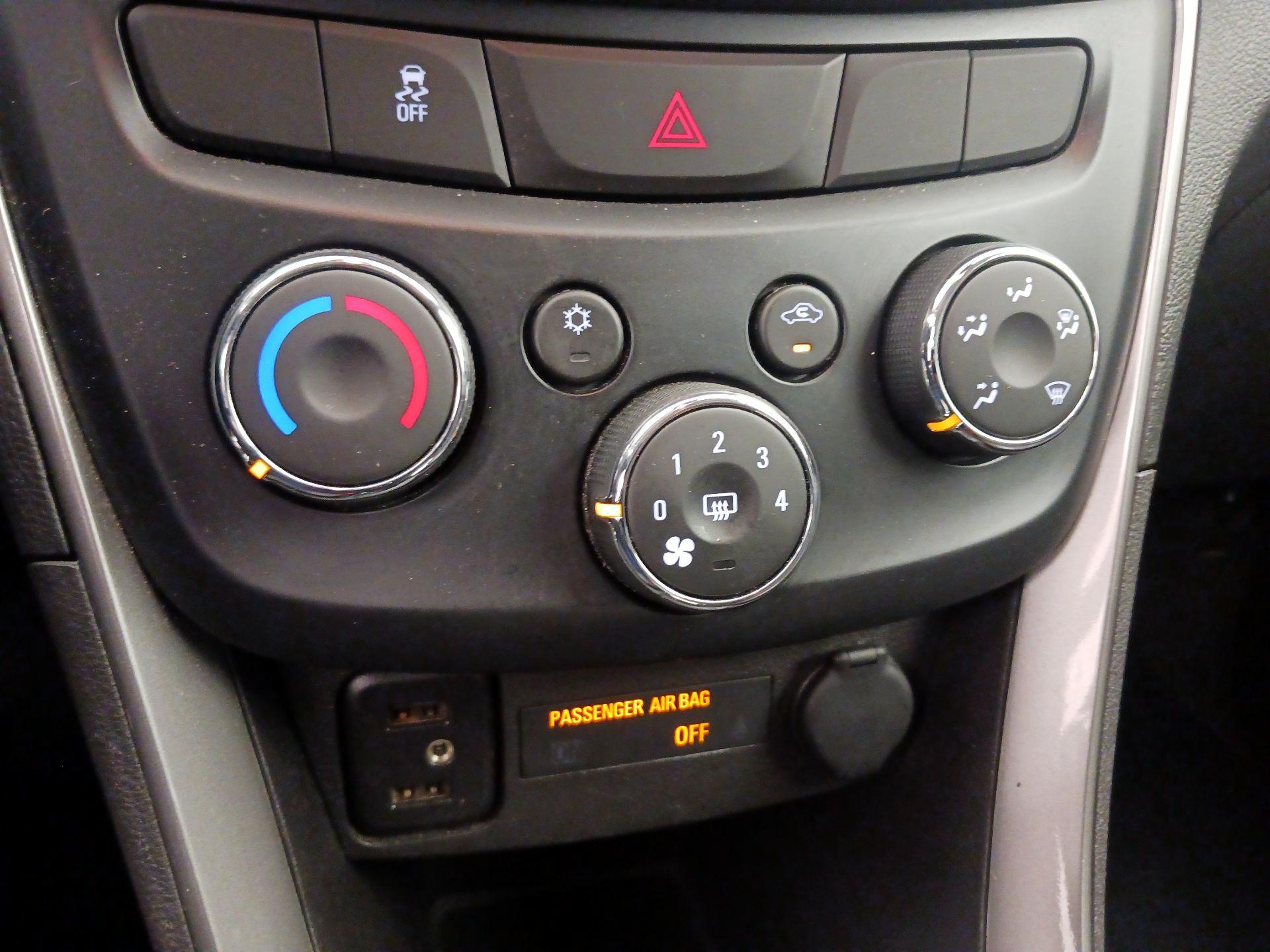 Thumbnail: 2018 Chevrolet Trax - 16