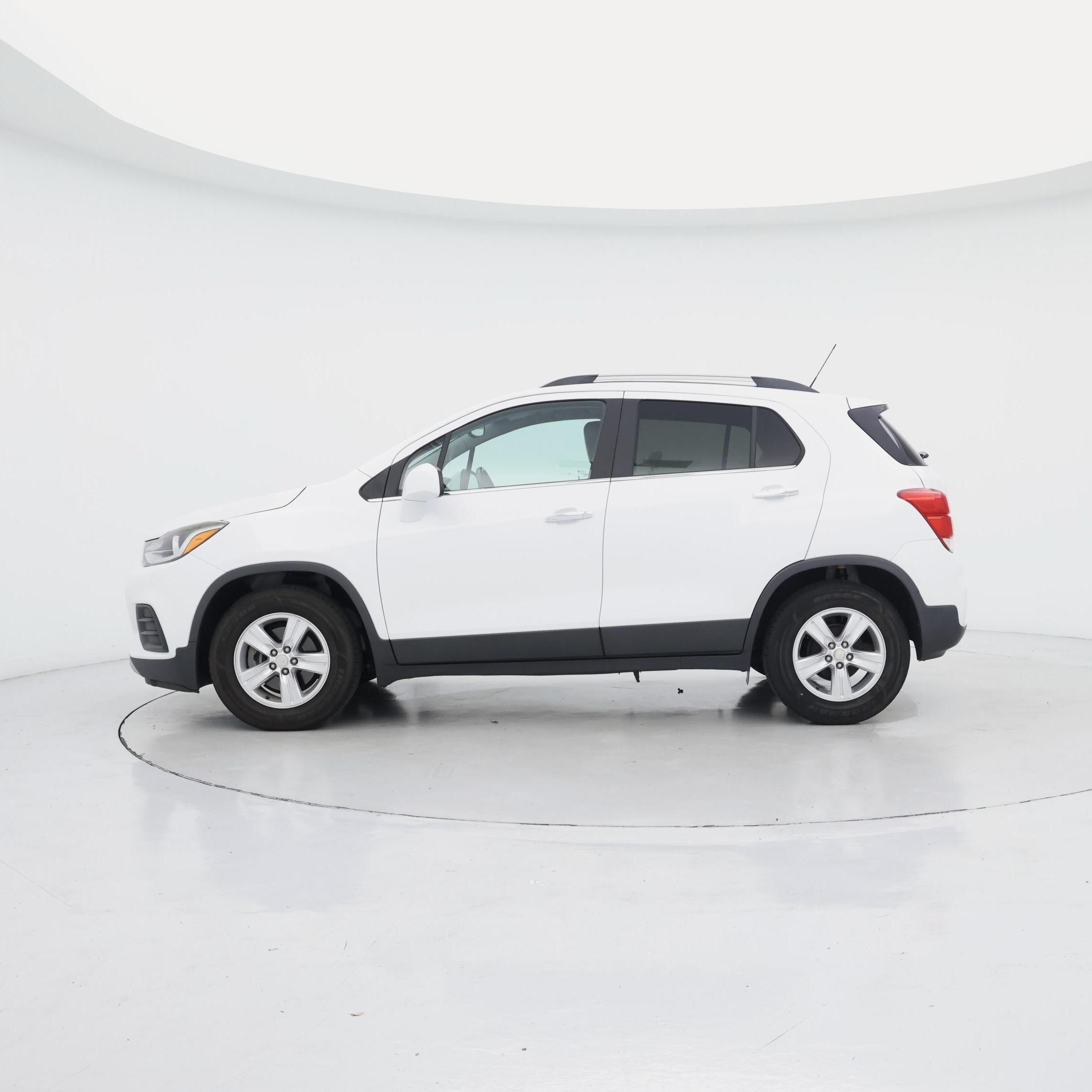 Thumbnail: 2018 Chevrolet Trax - 3