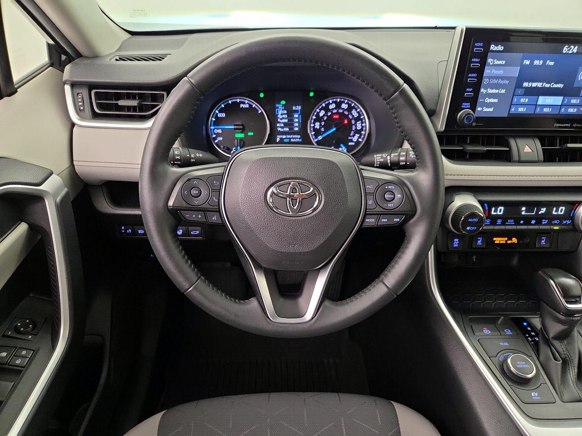 Thumbnail: 2021 Toyota RAV4 - 10