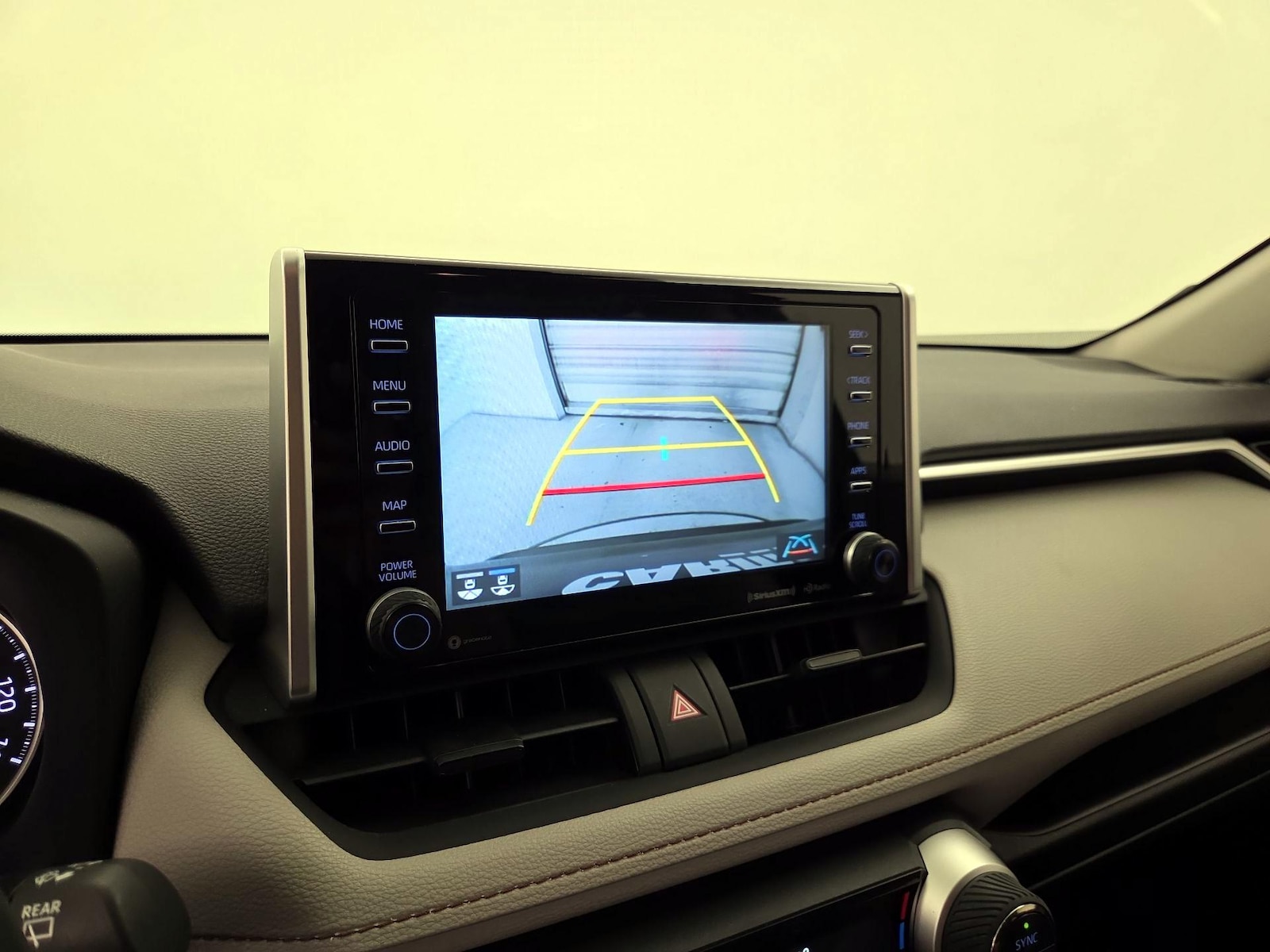 2021 Toyota RAV4 XLE - Photo 15