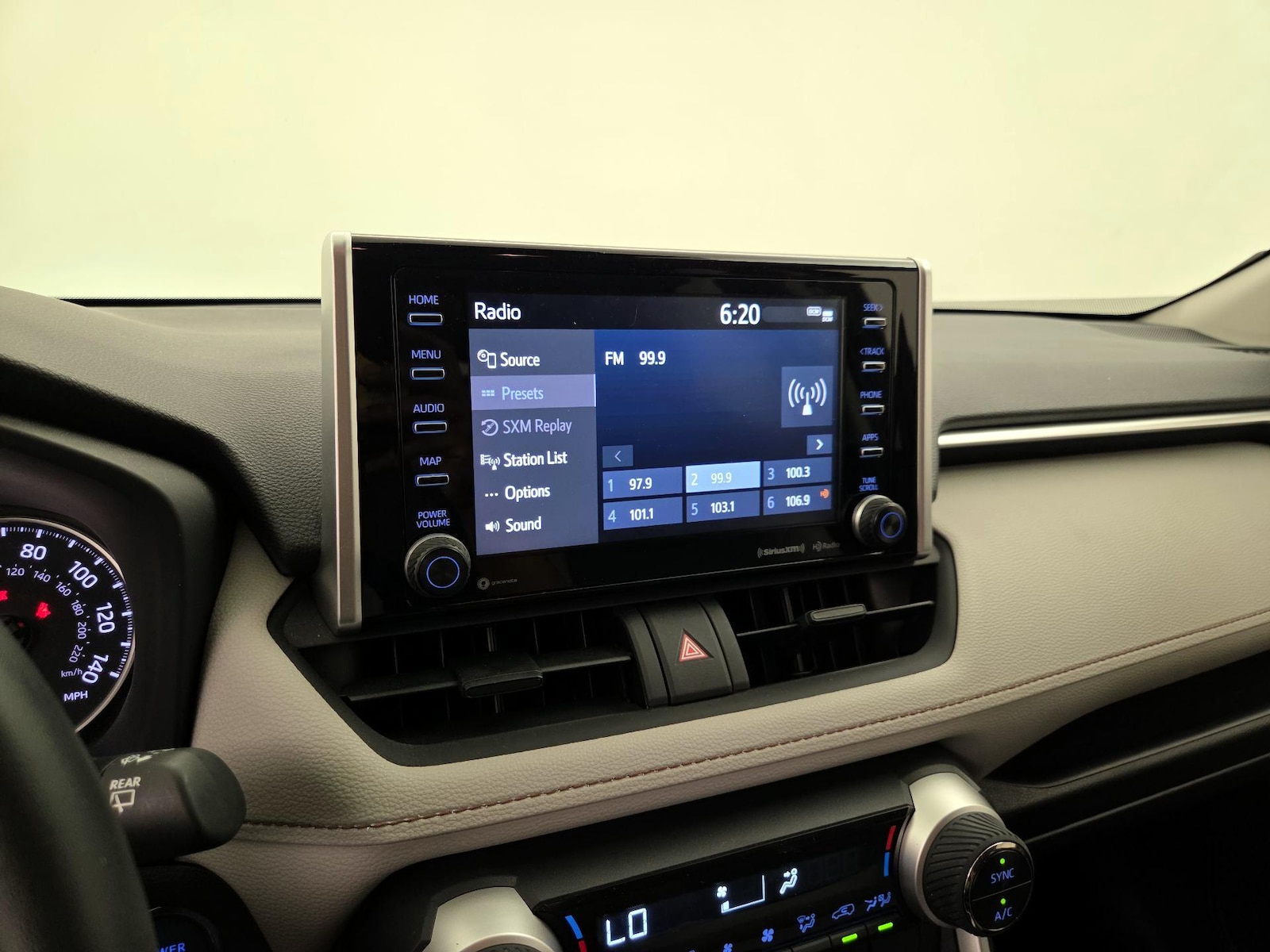 2021 Toyota RAV4 XLE - Photo 16