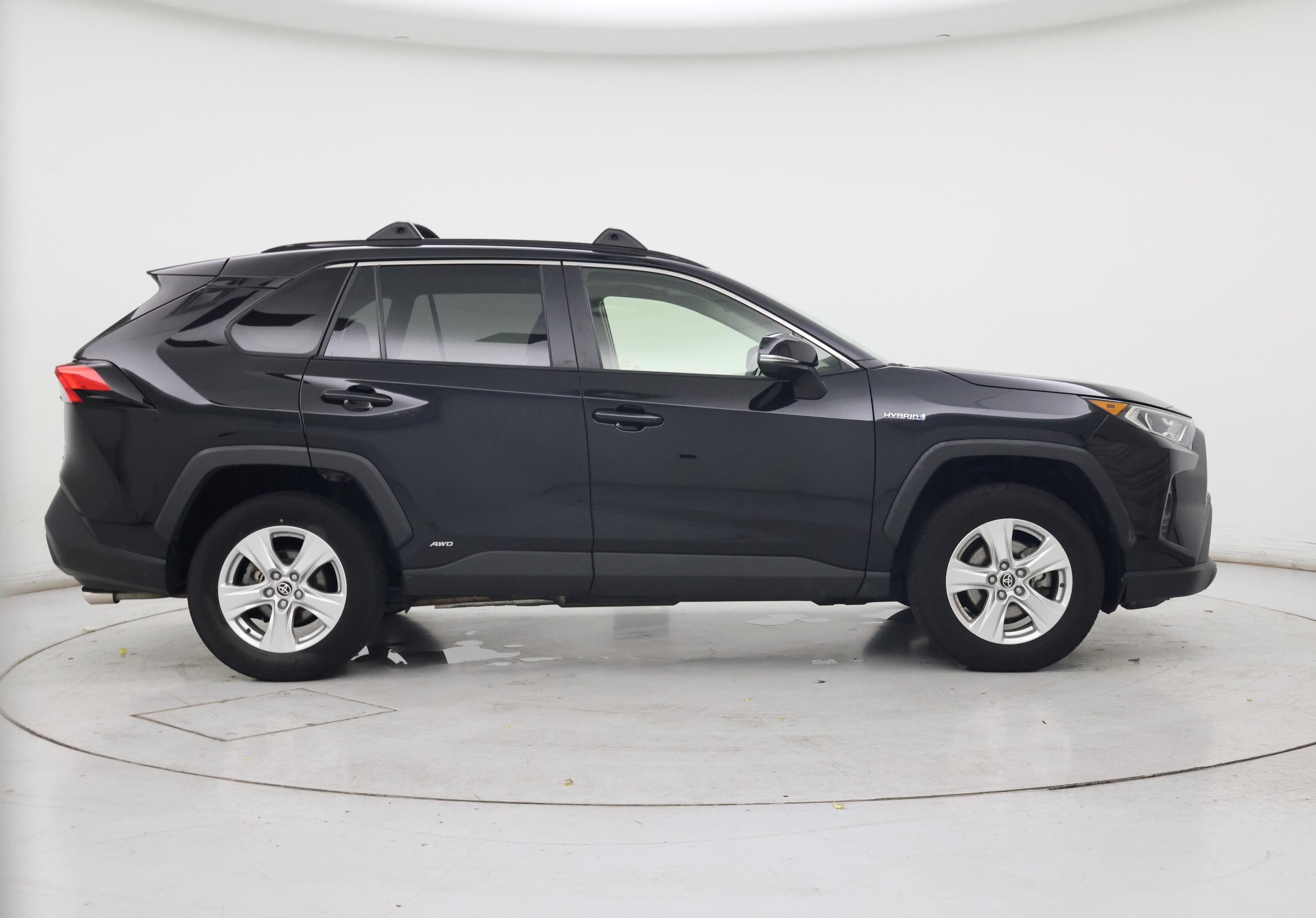 Thumbnail: 2021 Toyota RAV4 - 7