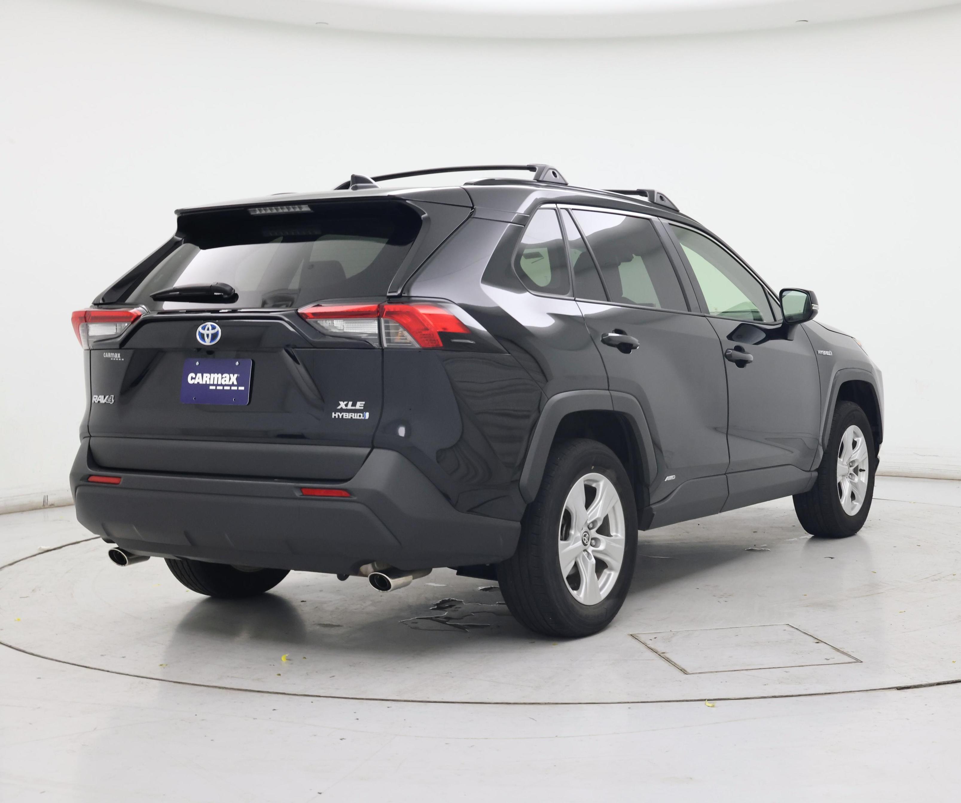 Thumbnail: 2021 Toyota RAV4 - 8