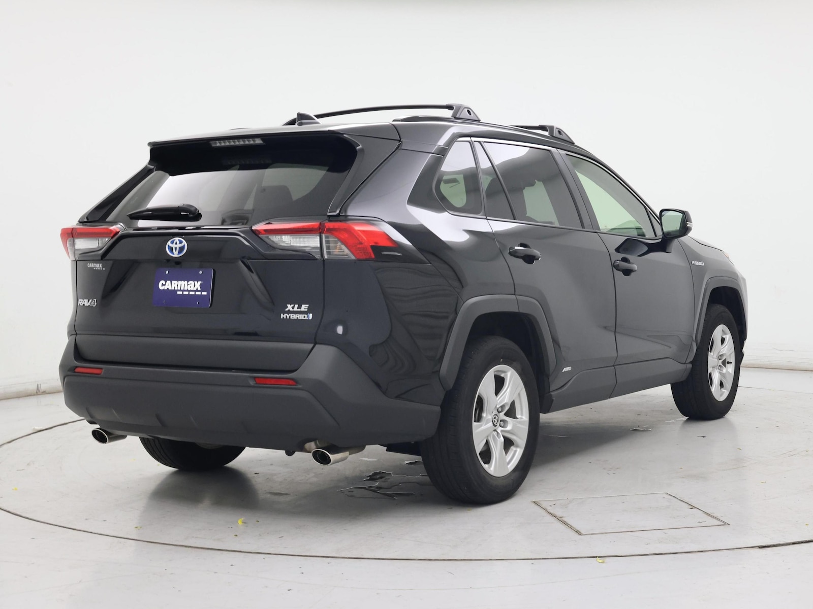 2021 Toyota RAV4 XLE - Photo 9