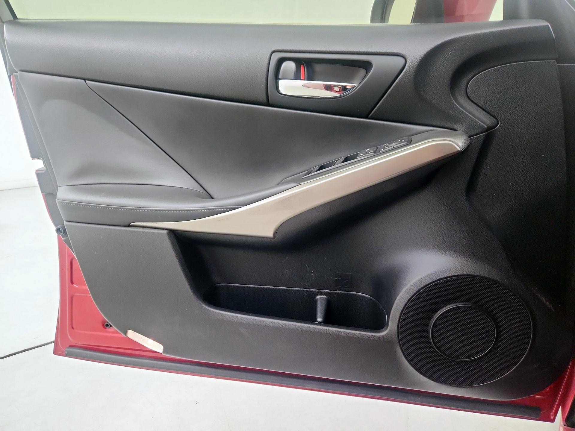 Thumbnail: 2014 Lexus IS - 12