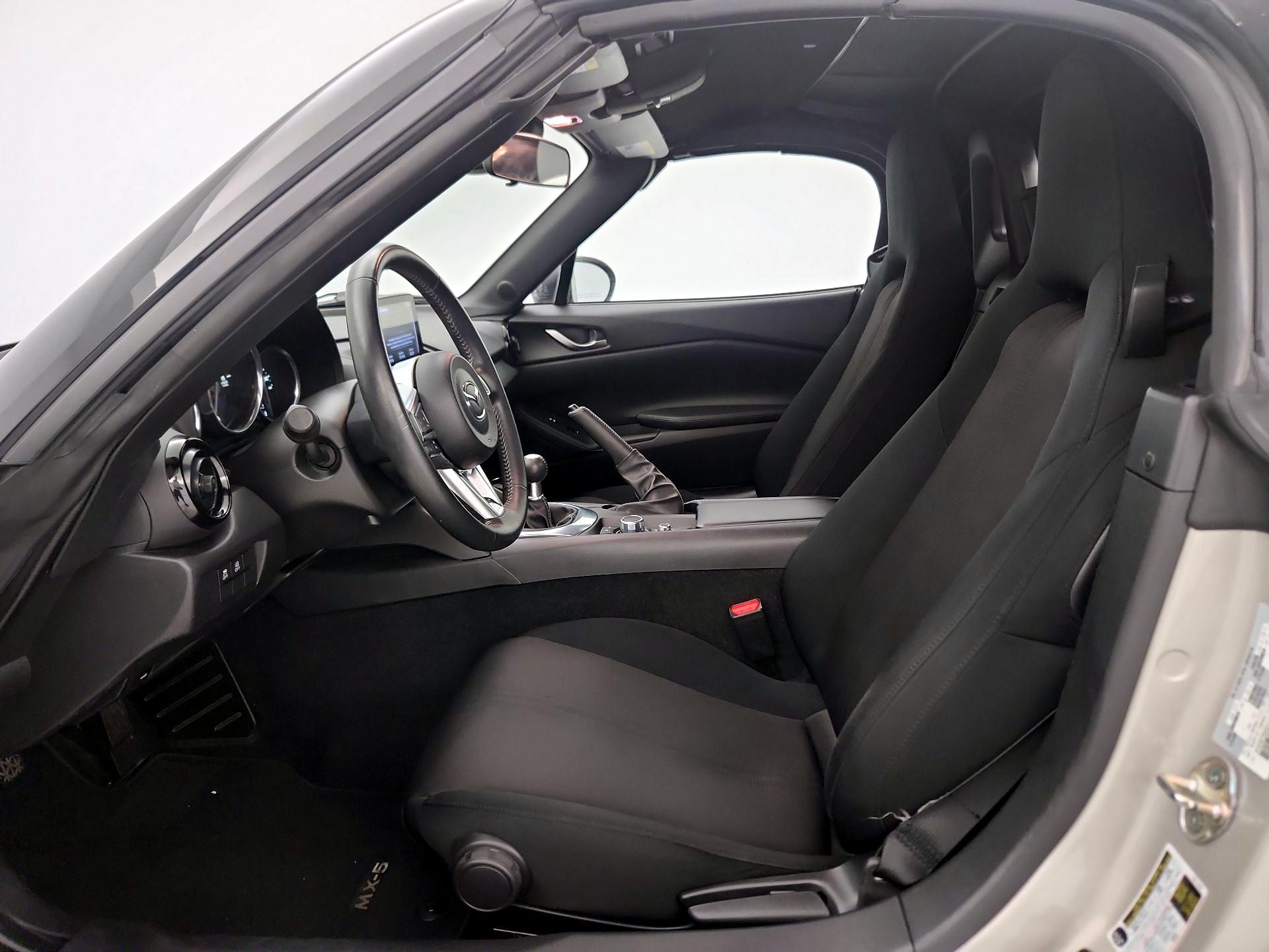 Thumbnail: 2022 Mazda MX-5 Miata - 11