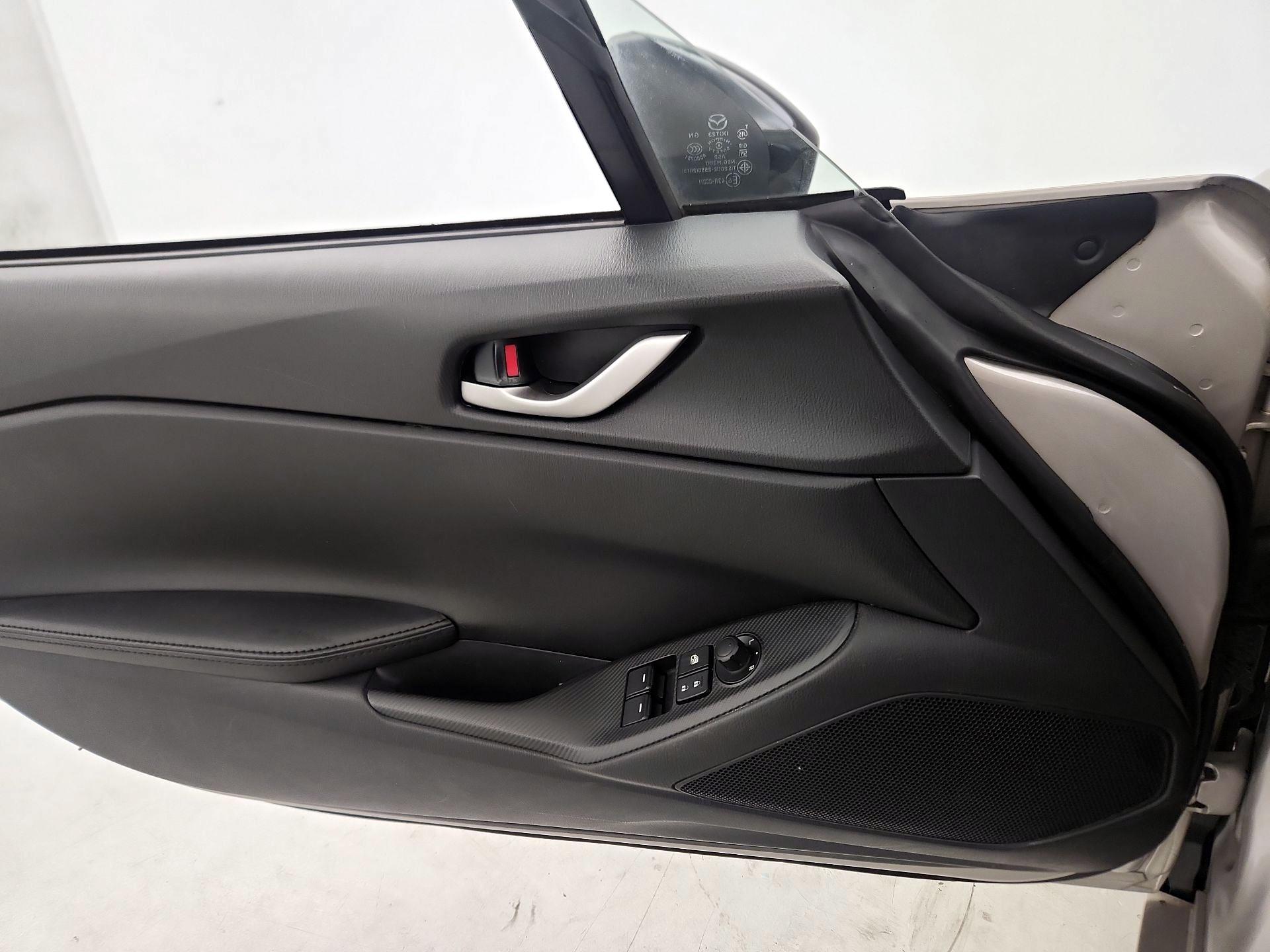 Thumbnail: 2022 Mazda MX-5 Miata - 12