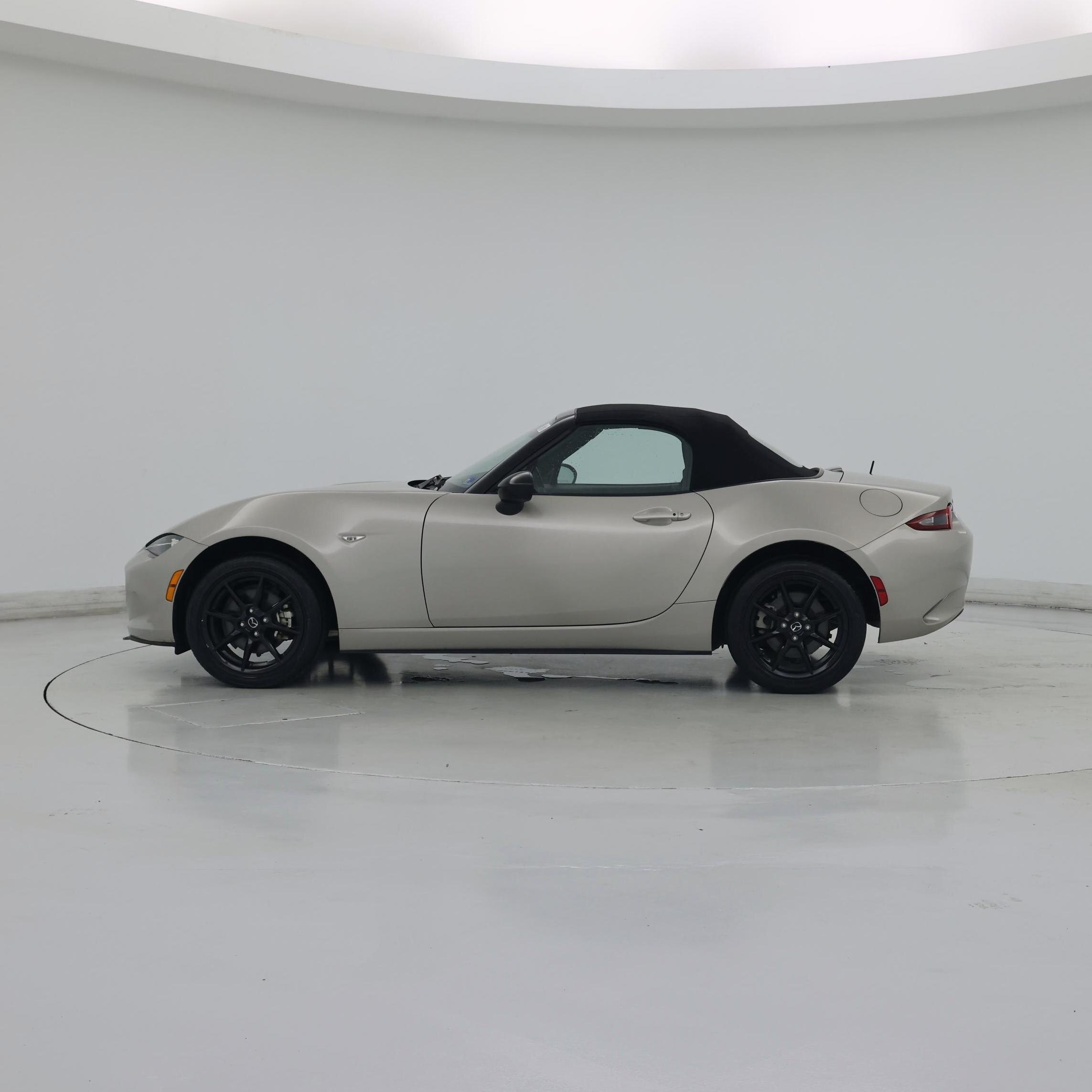 Thumbnail: 2022 Mazda MX-5 Miata - 3