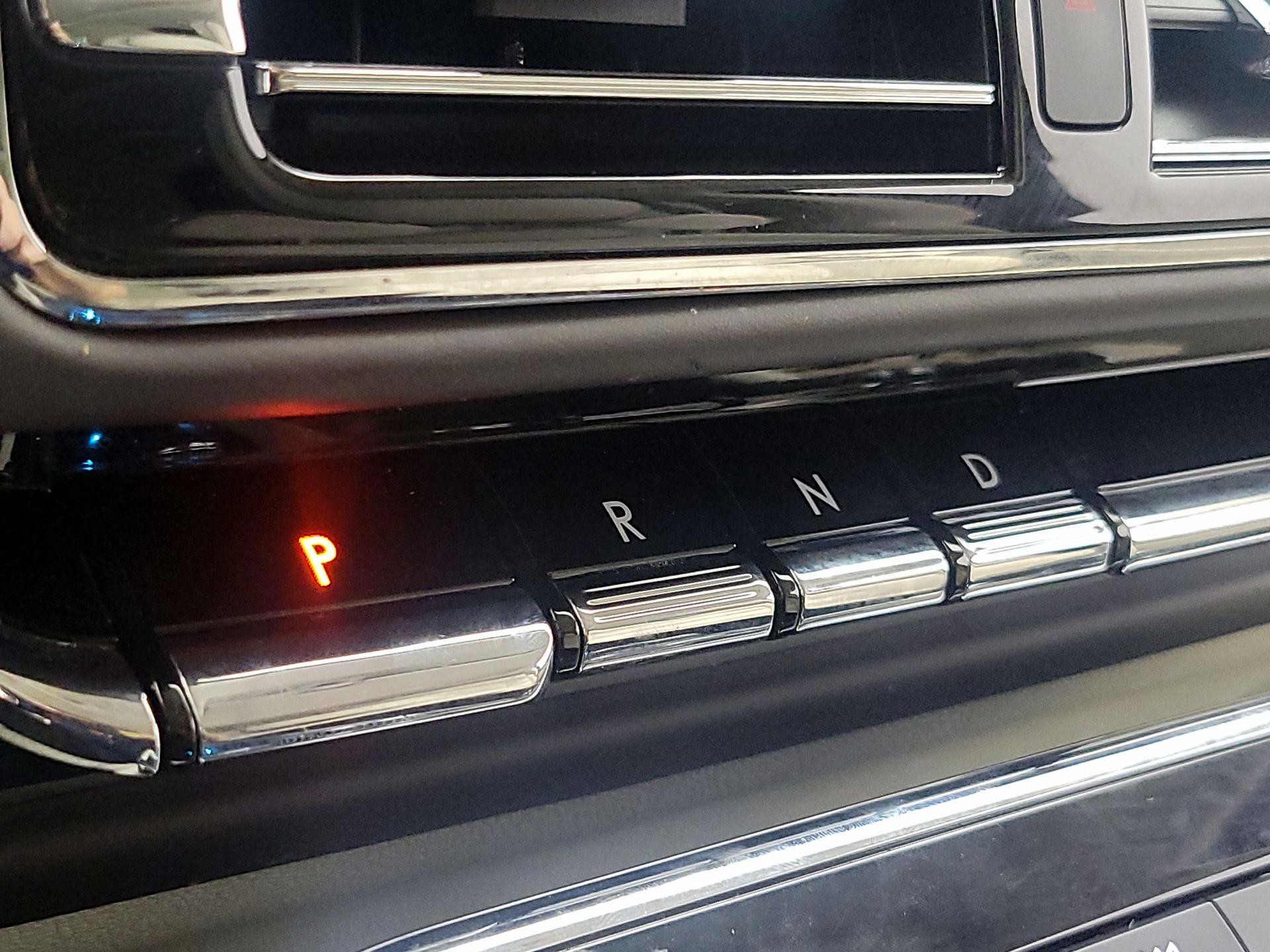 Thumbnail: 2020 Lincoln Navigator - 18