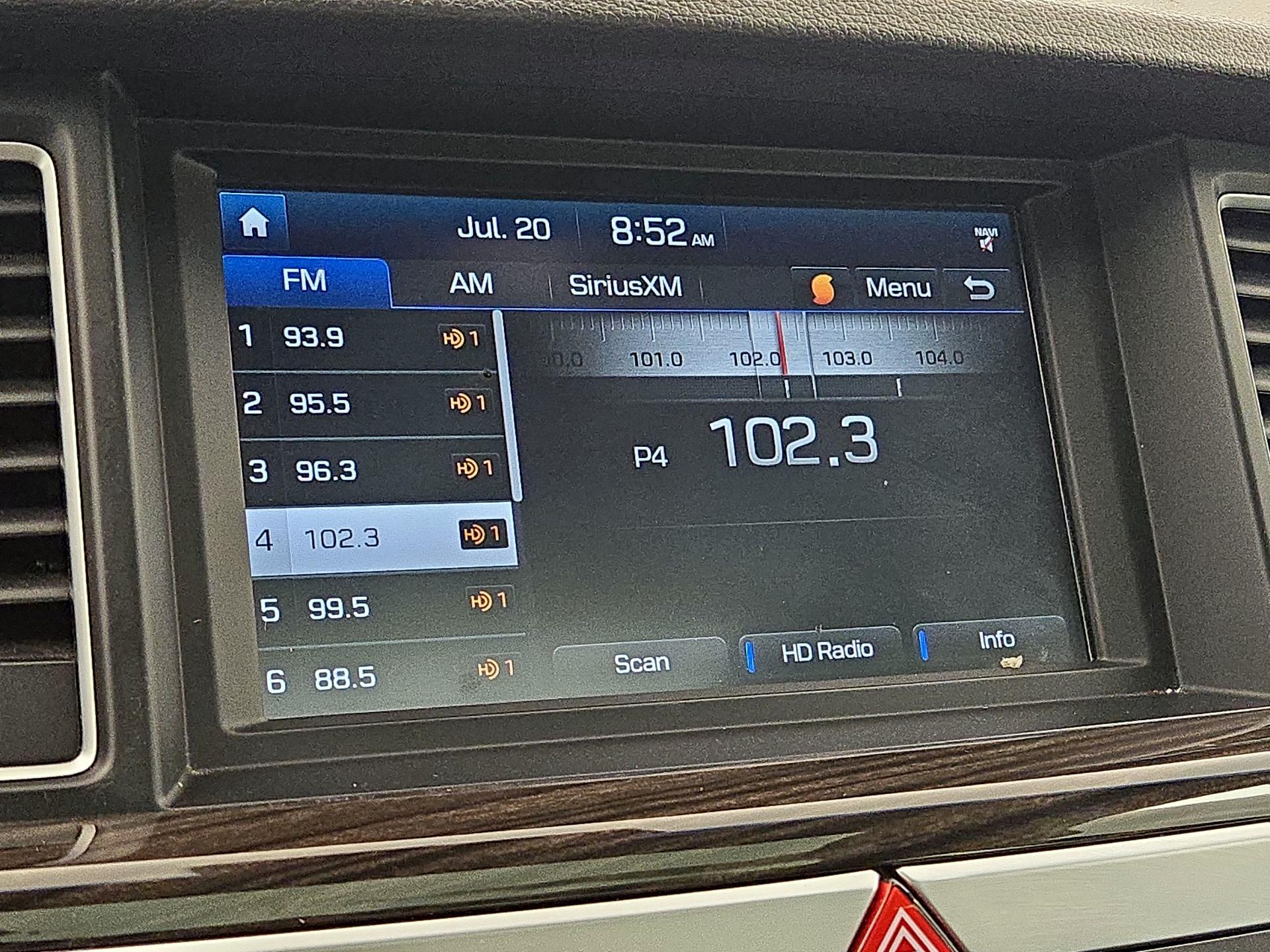 Thumbnail: 2015 Hyundai Genesis - 16
