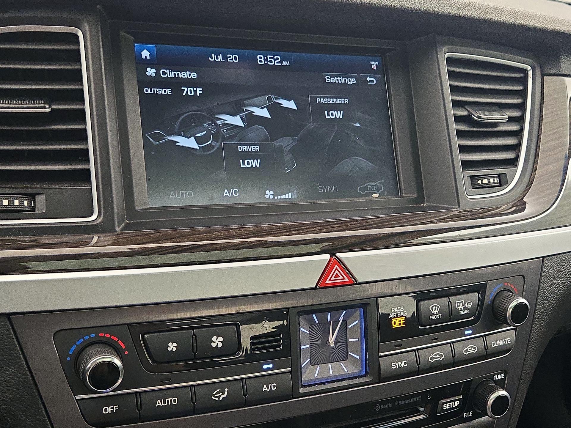 Thumbnail: 2015 Hyundai Genesis - 17