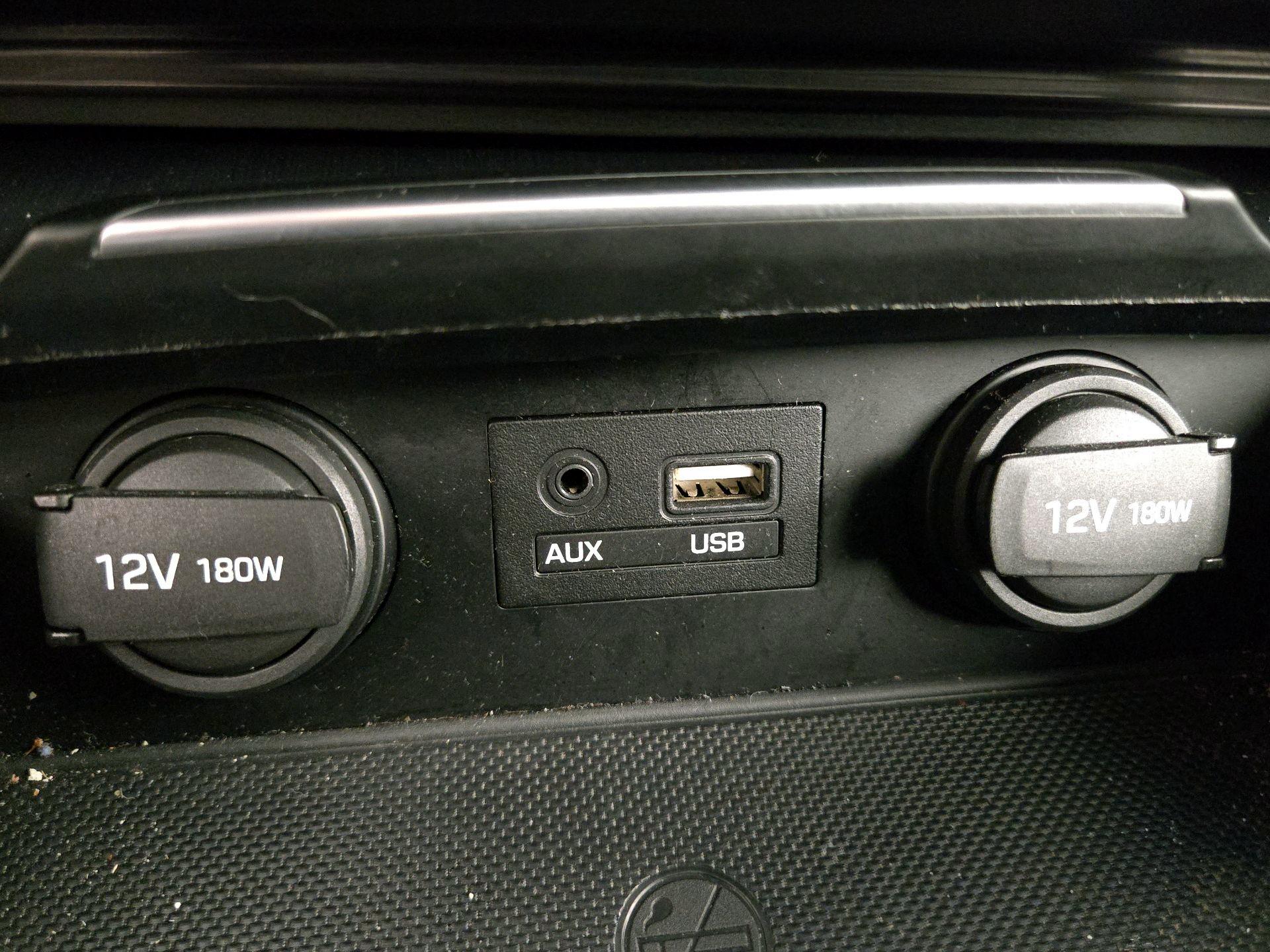 Thumbnail: 2015 Hyundai Genesis - 19