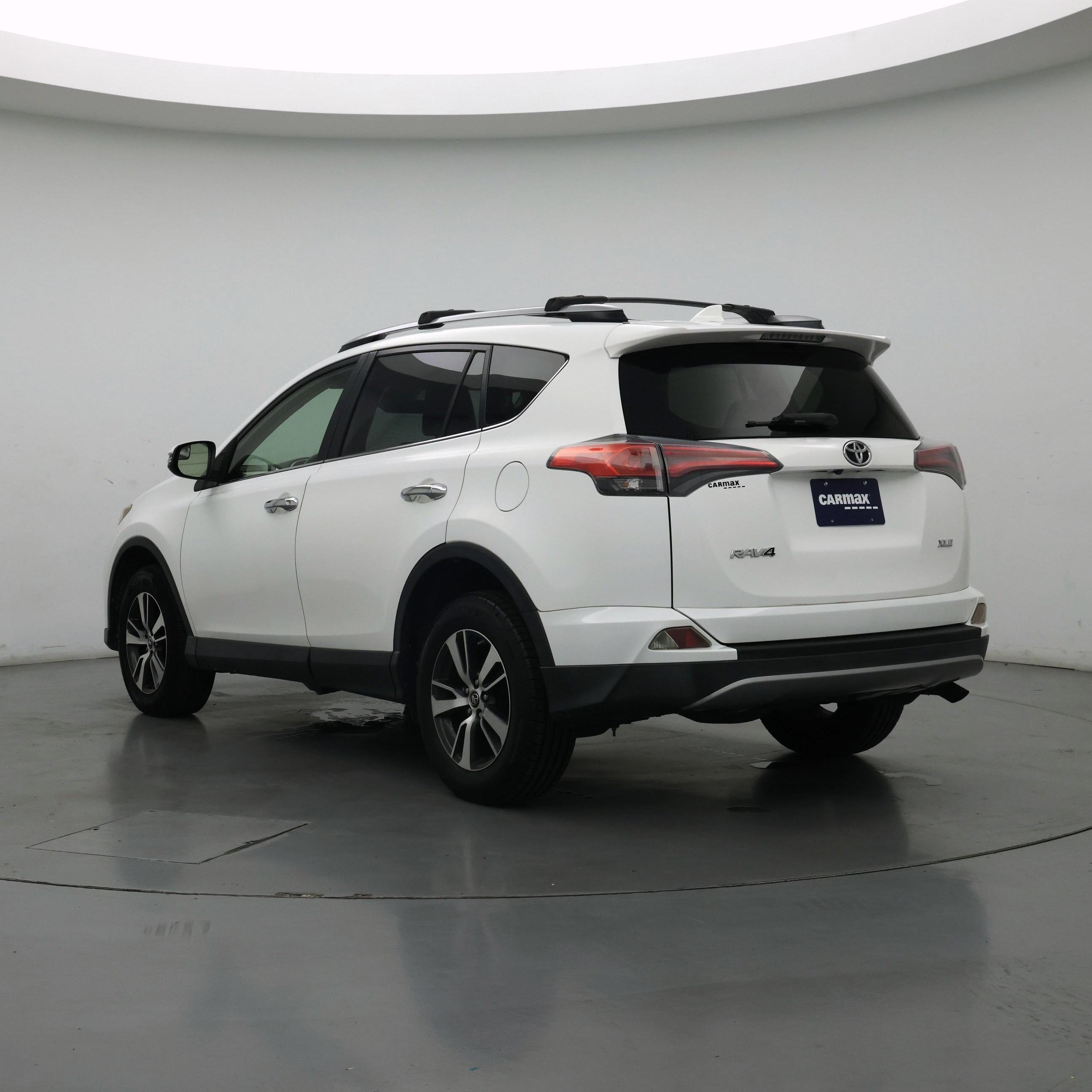 Thumbnail: 2017 Toyota RAV4 - 2