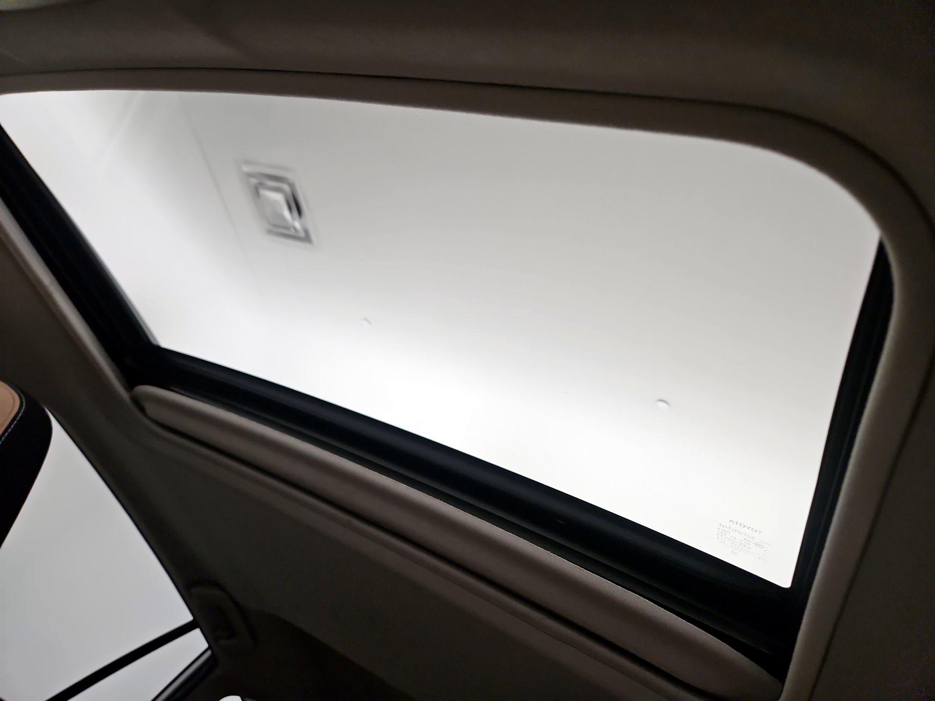 Thumbnail: 2017 Toyota RAV4 - 19