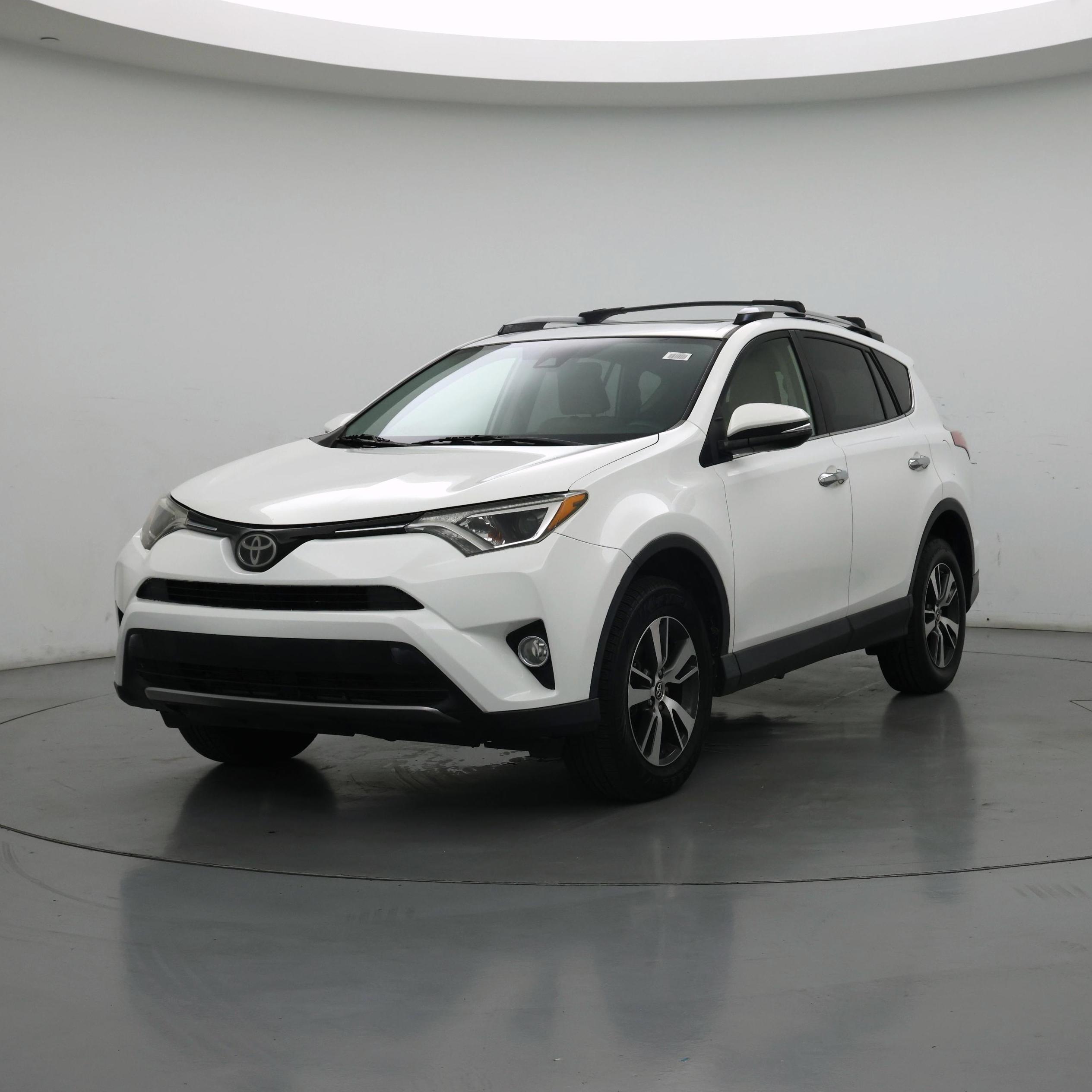 Thumbnail: 2017 Toyota RAV4 - 4