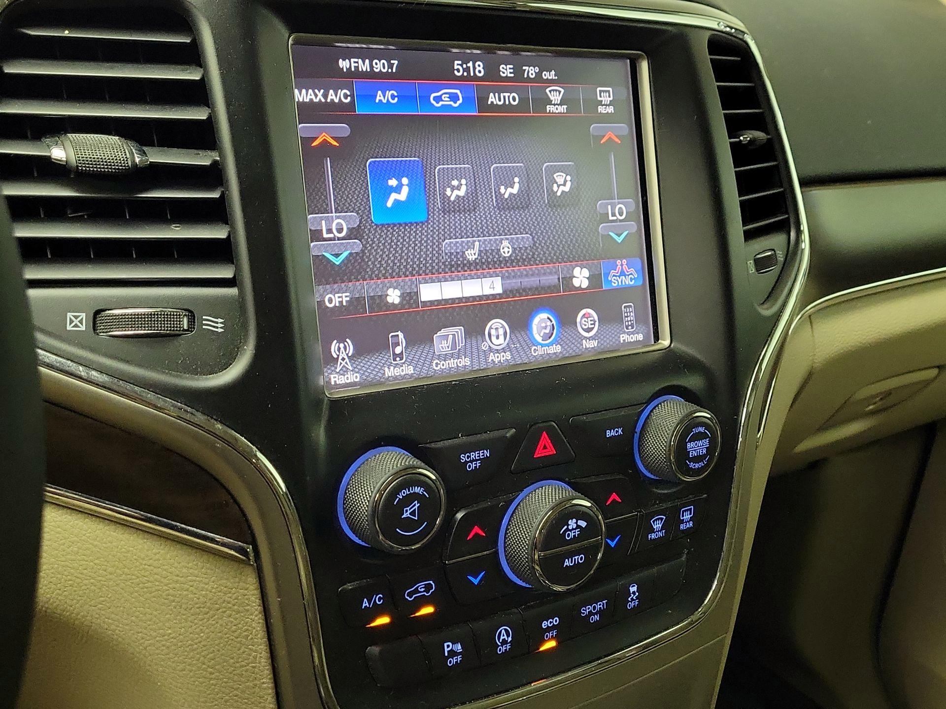 Thumbnail: 2017 Jeep Grand Cherokee - 16