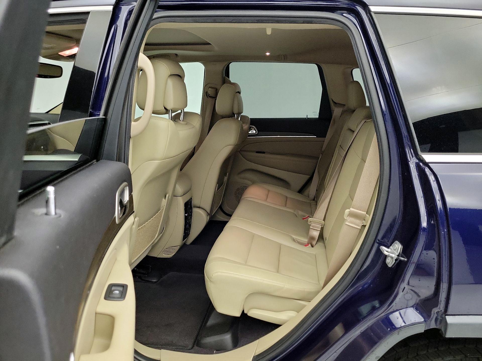 Thumbnail: 2017 Jeep Grand Cherokee - 20