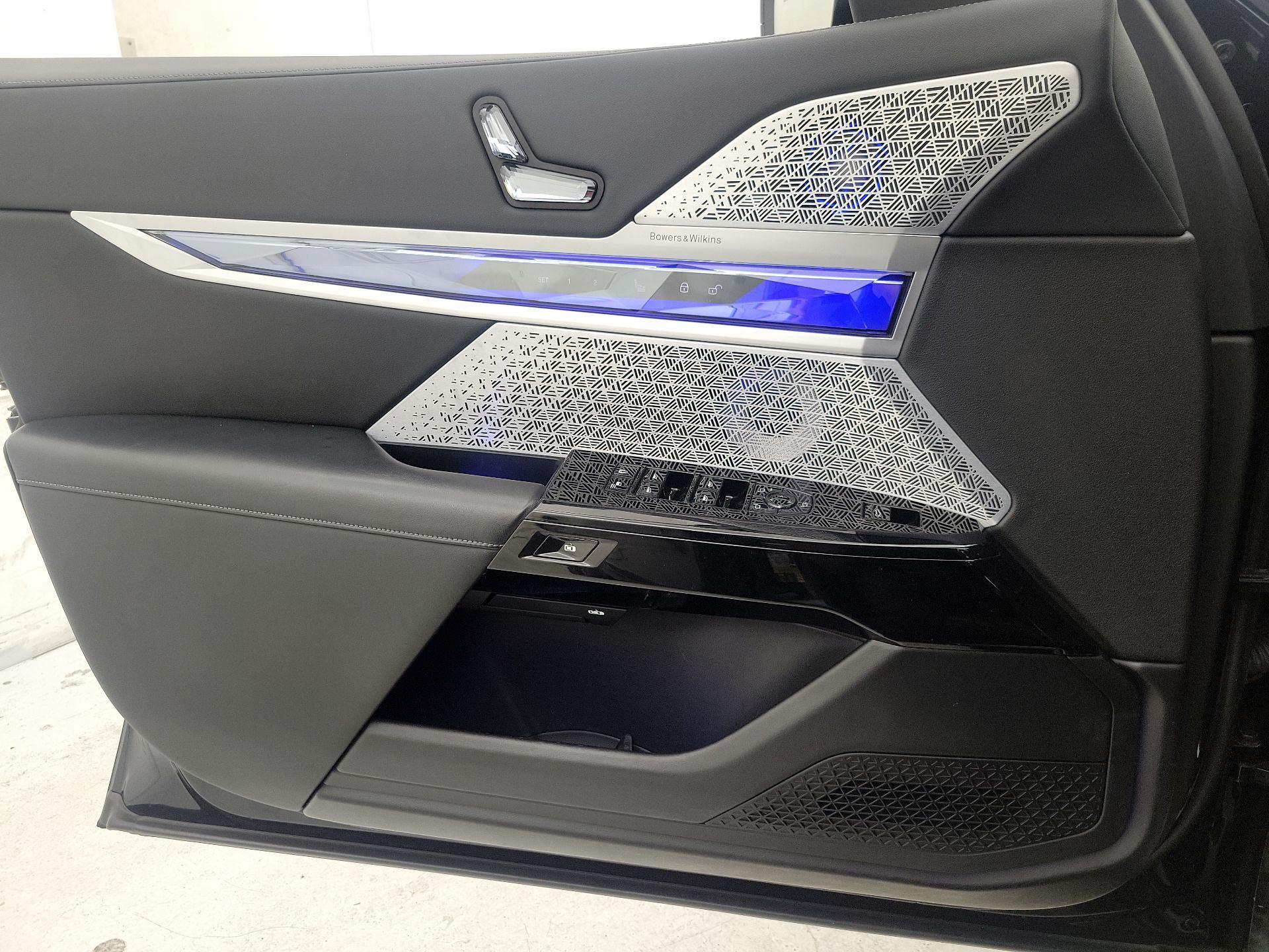 Thumbnail: 2023 BMW i7 - 12