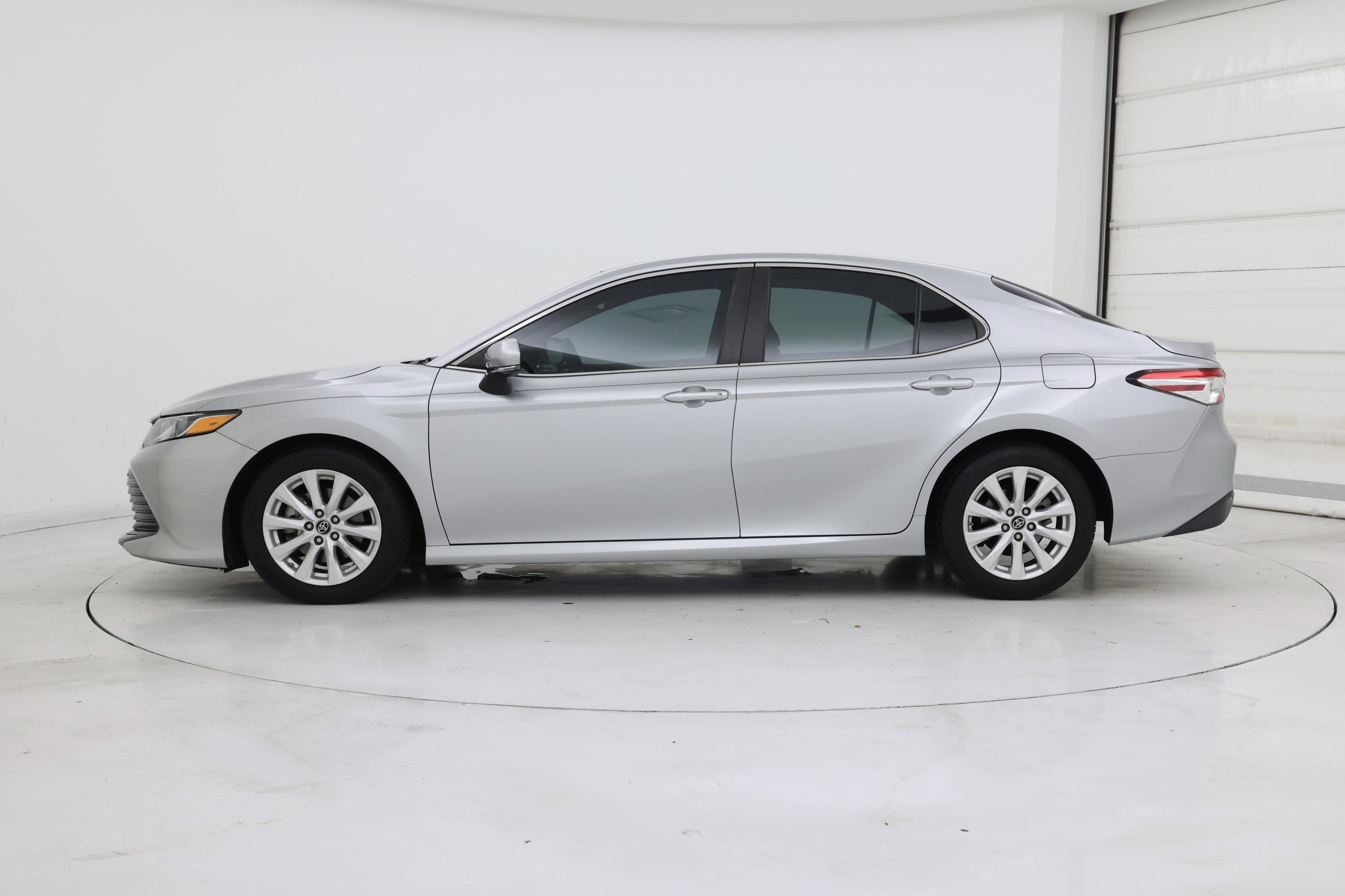 Thumbnail: 2018 Toyota Camry - 3