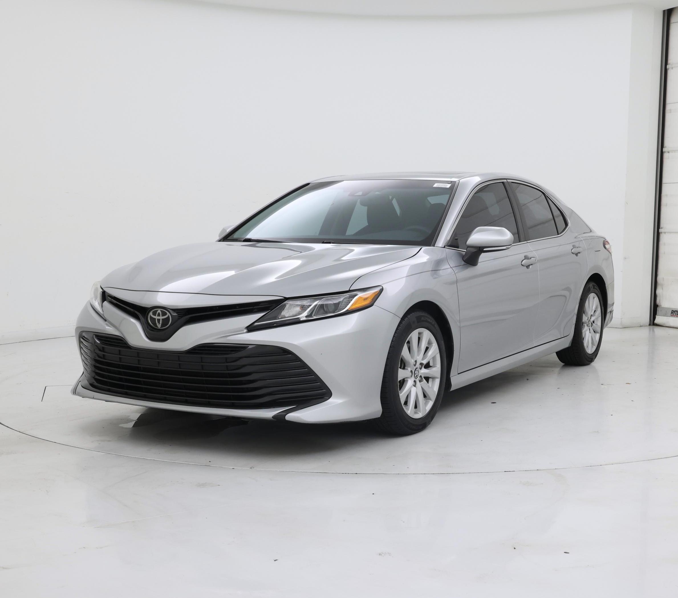 Thumbnail: 2018 Toyota Camry - 4
