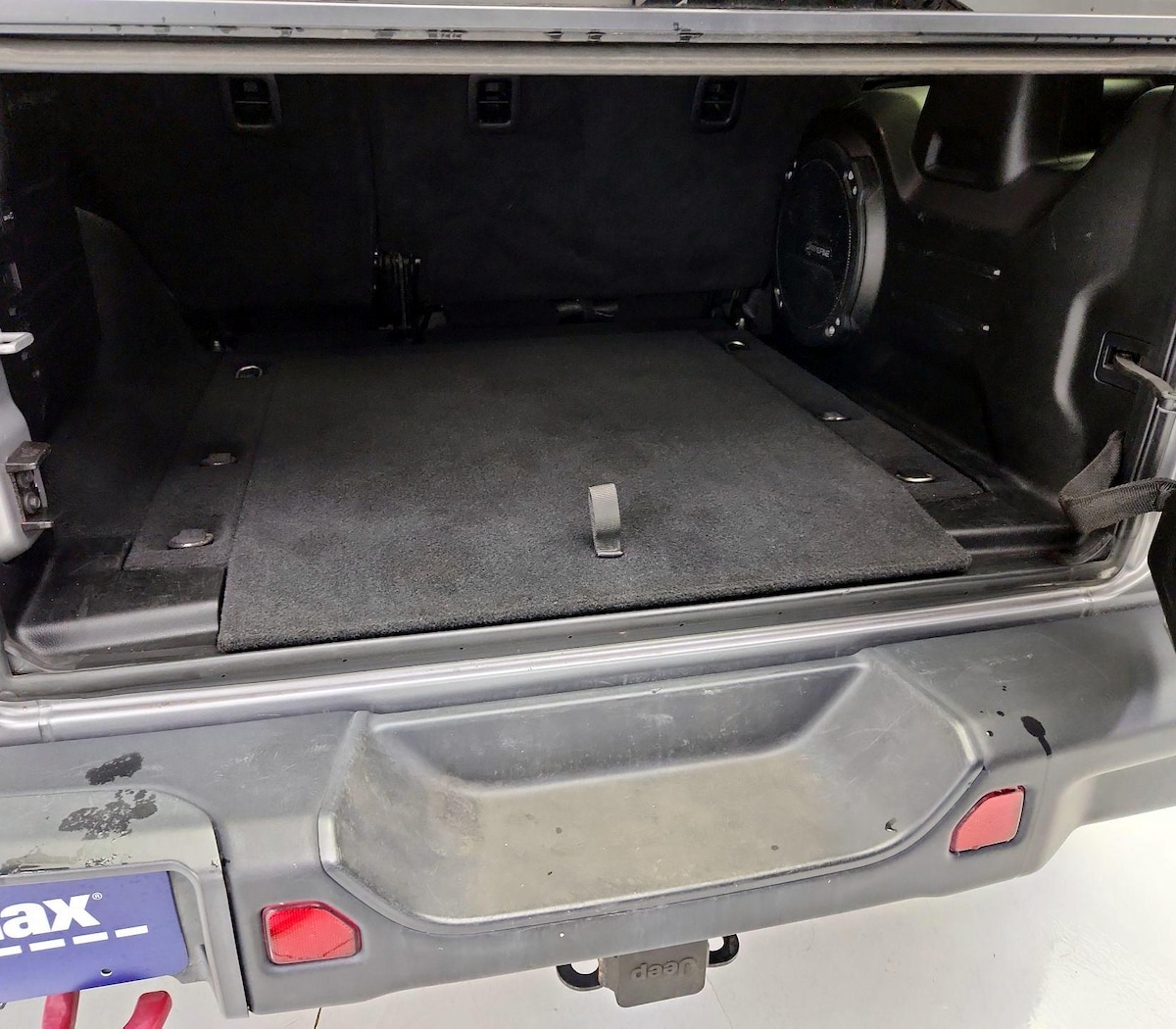 Trunk/Cargo (Seats Up)
