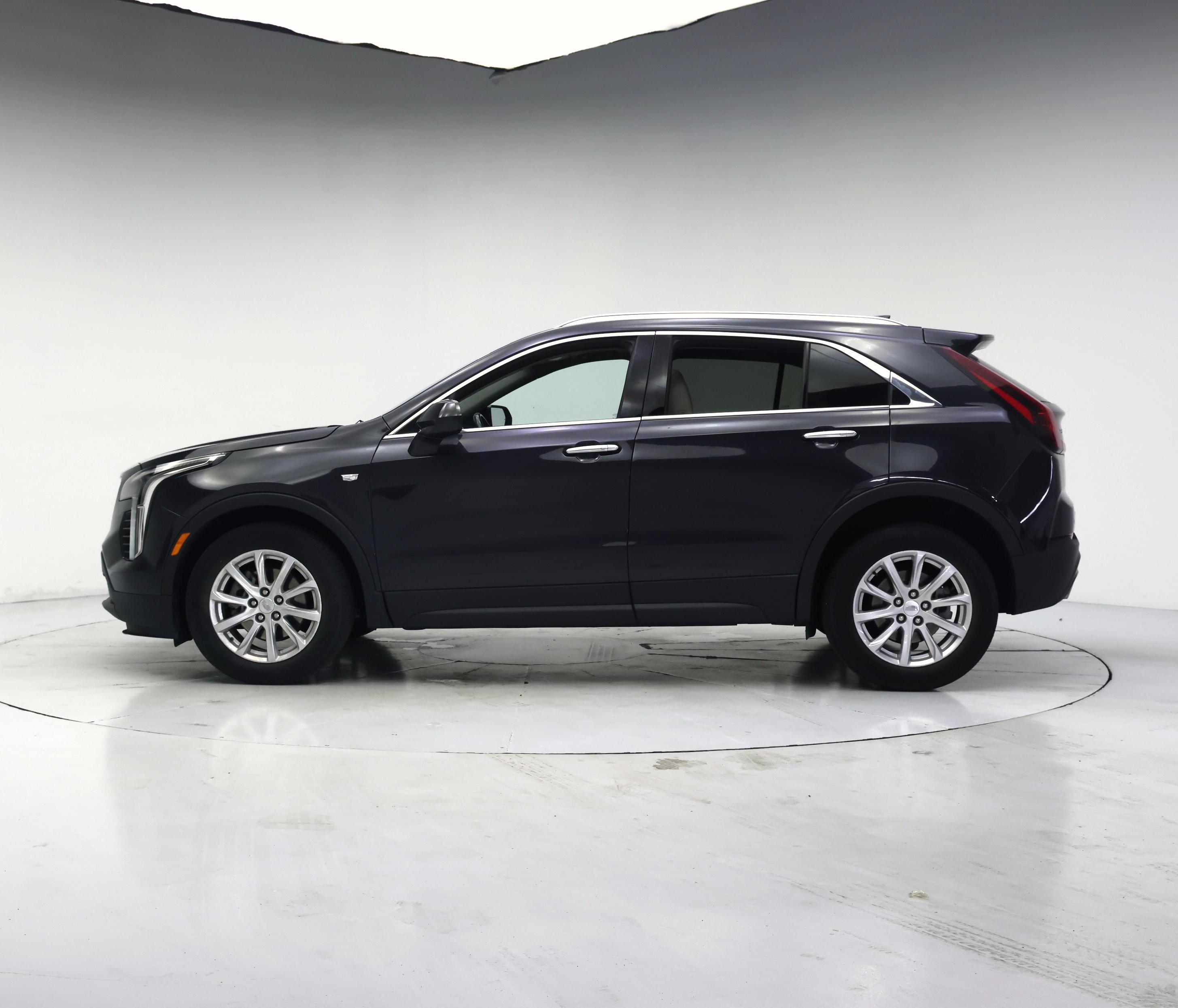 Thumbnail: 2023 Cadillac XT4 - 3