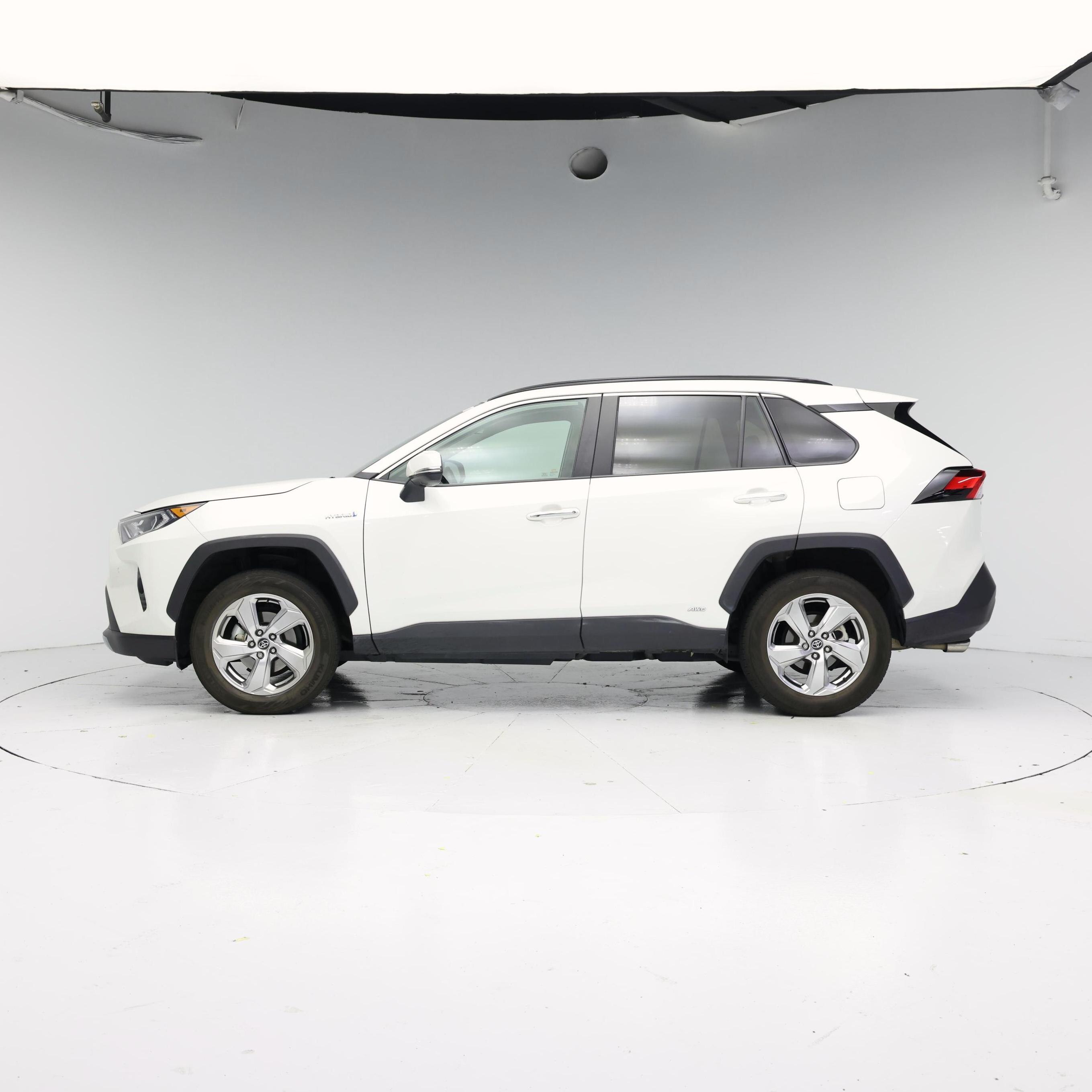 Thumbnail: 2020 Toyota RAV4 - 3