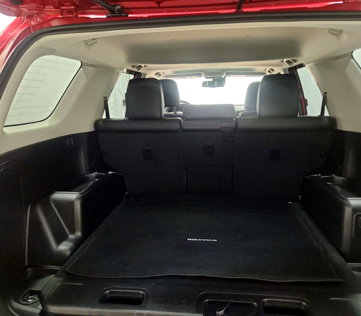 Trunk/Cargo (Seats Up)