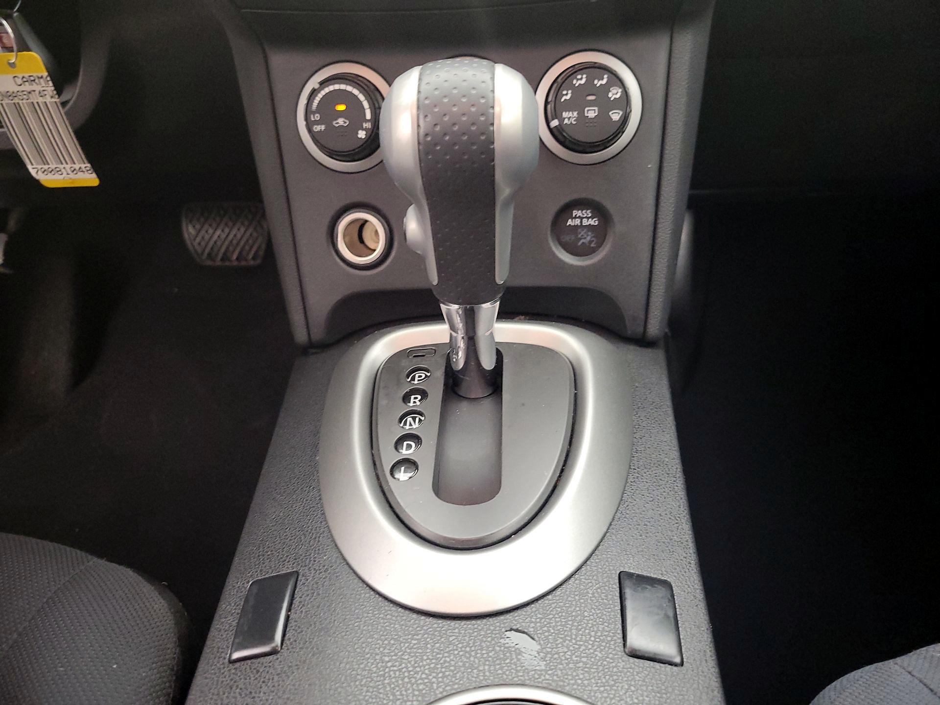 Thumbnail: 2015 Nissan Rogue - 17